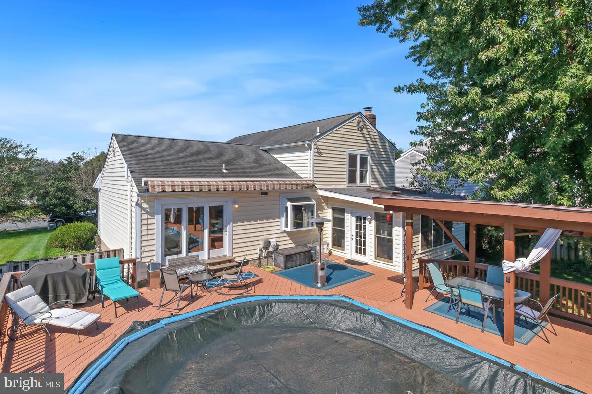 9207 ROBIN LYNN COURT