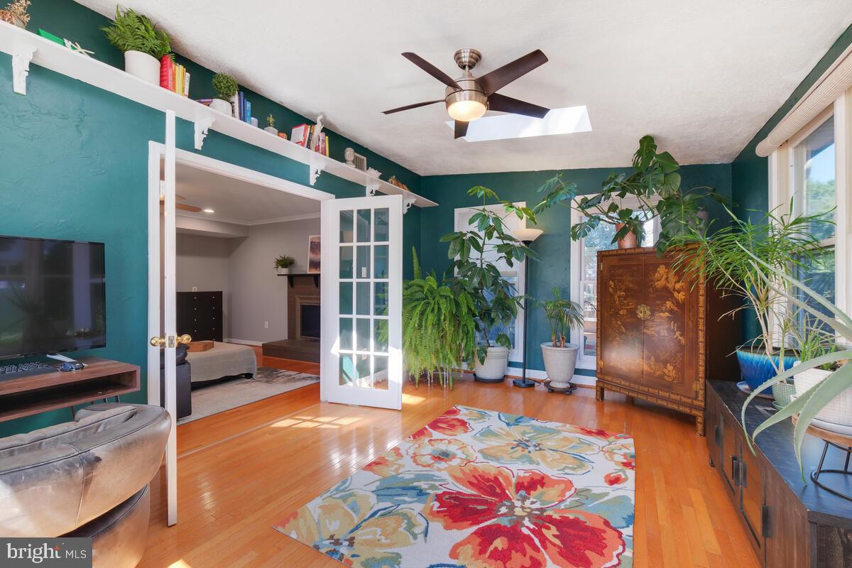 9207 ROBIN LYNN COURT