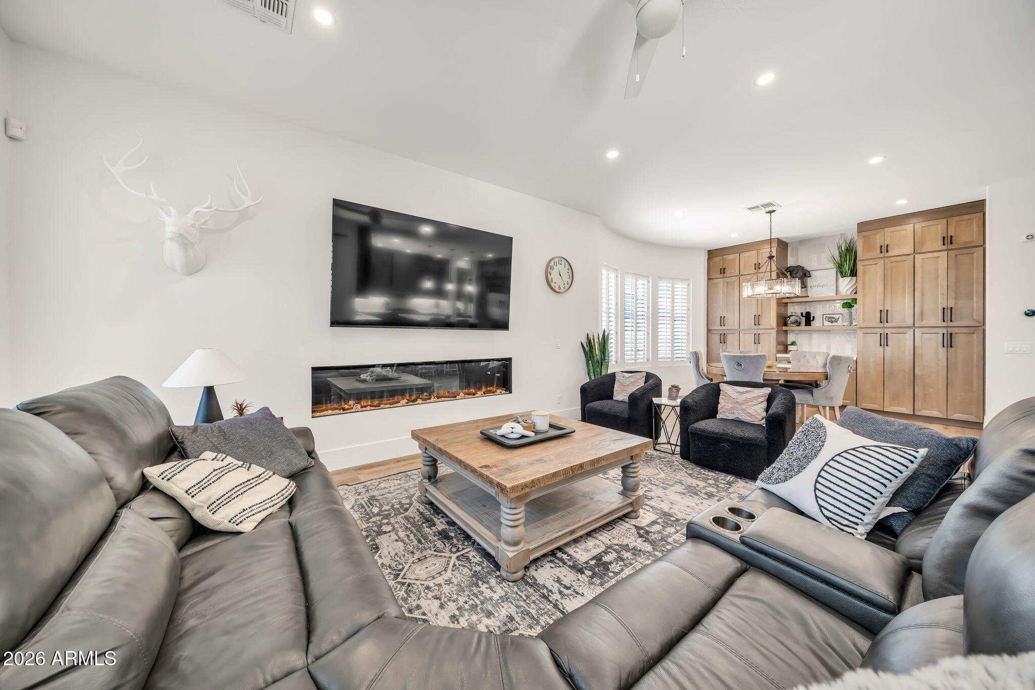 39721 N MAJESTY Trail