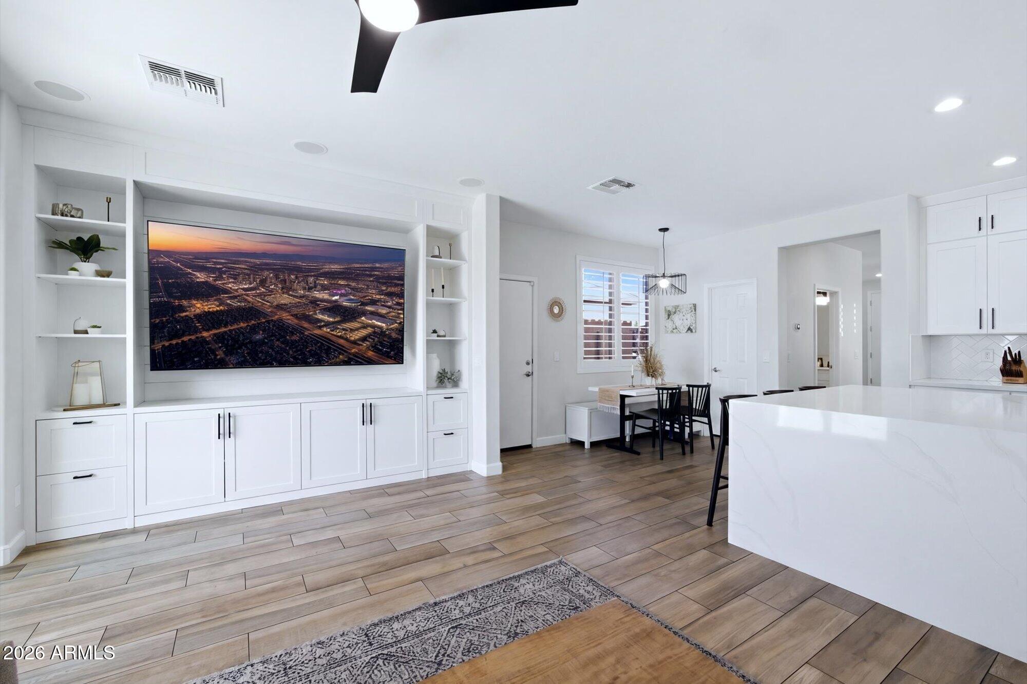 3244 W GRAN PARADISO Drive