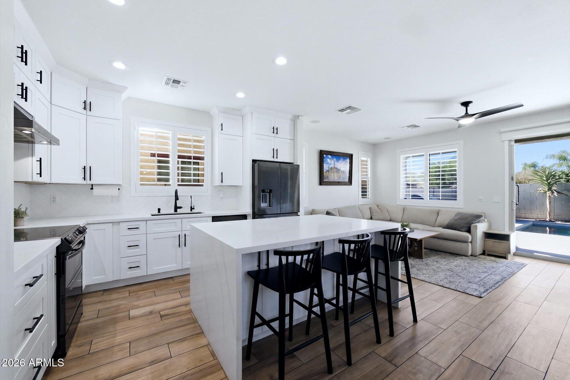 3244 W GRAN PARADISO Drive