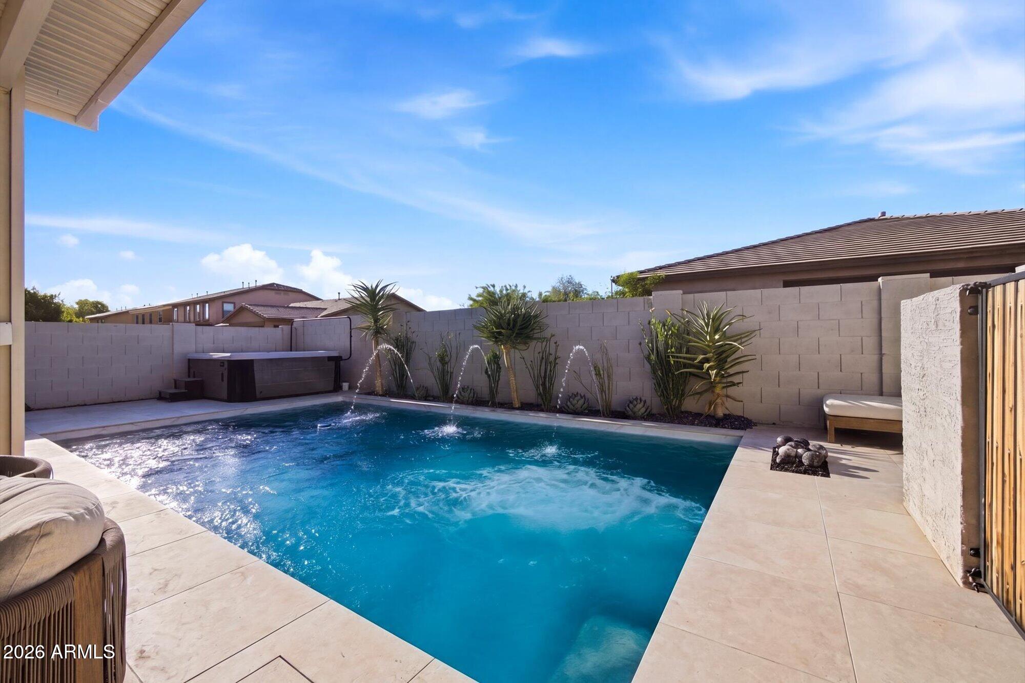 3244 W GRAN PARADISO Drive