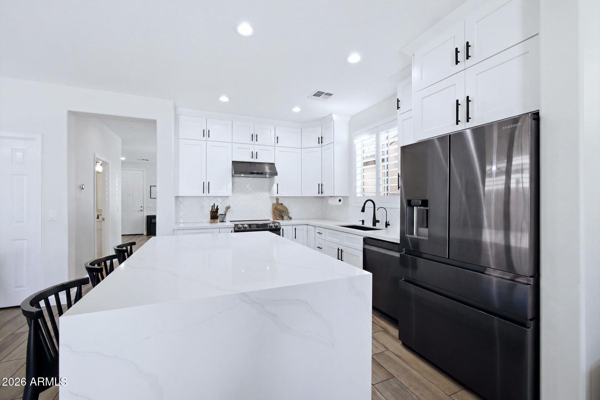 3244 W GRAN PARADISO Drive