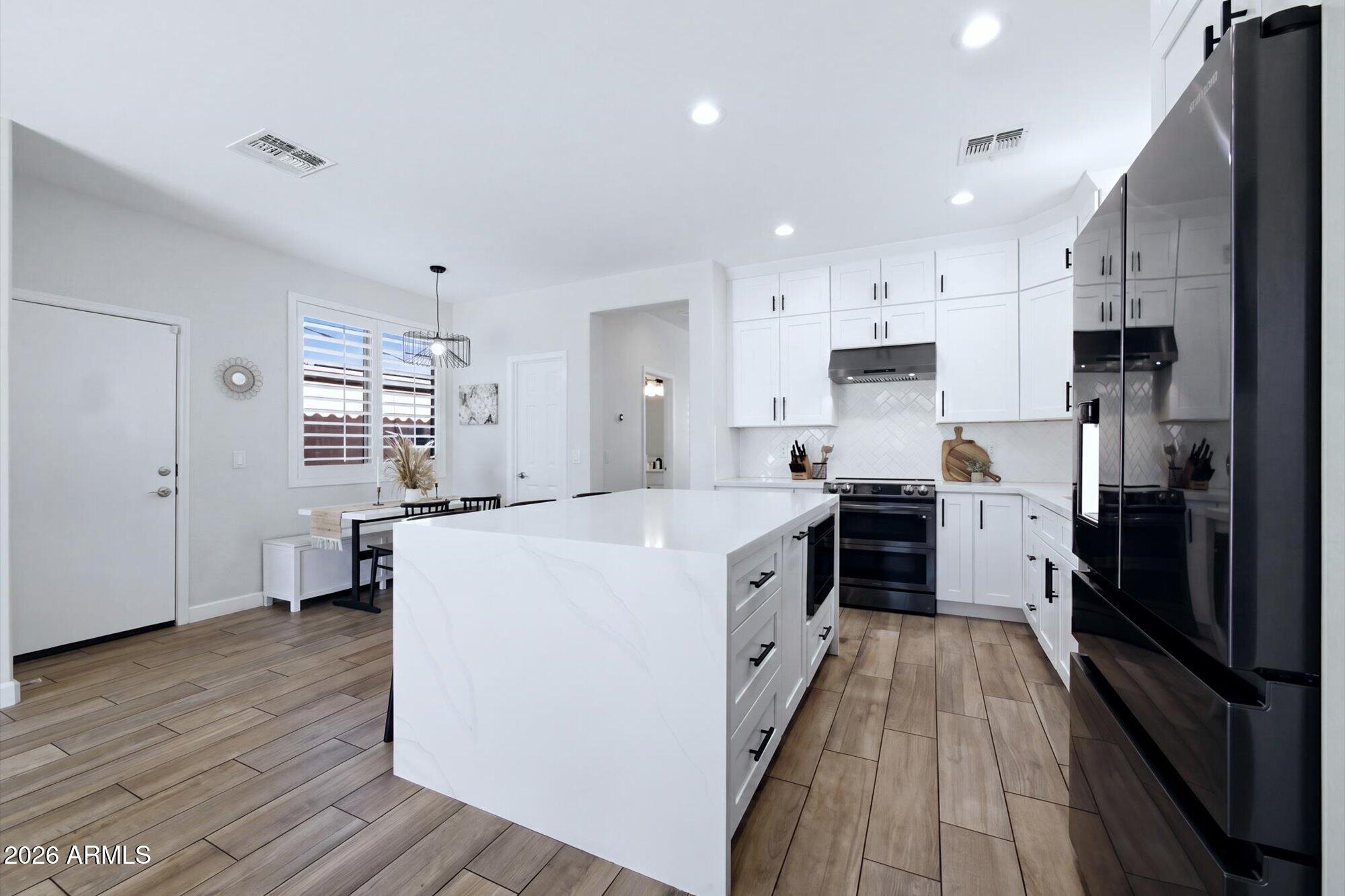 3244 W GRAN PARADISO Drive