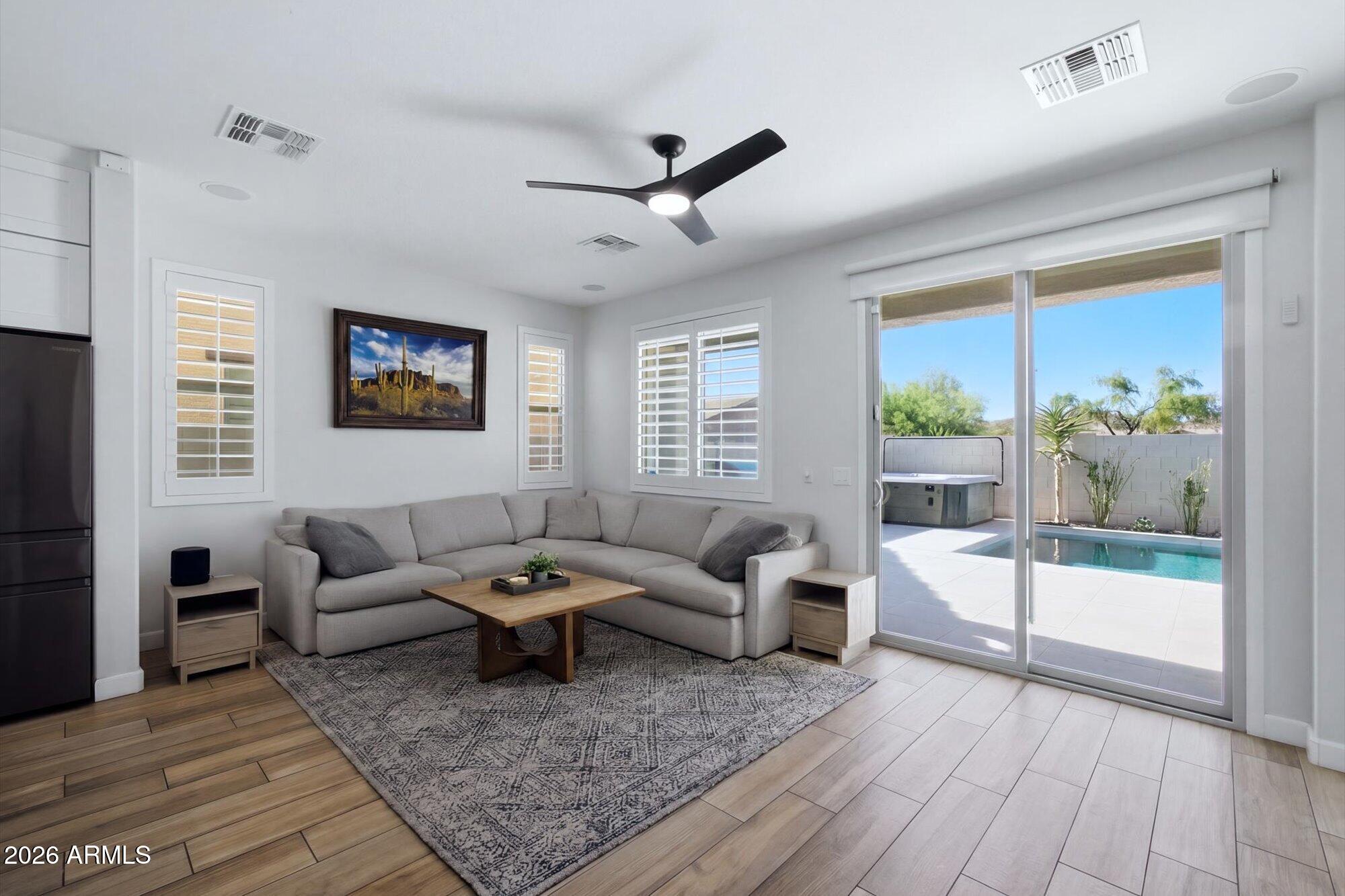 3244 W GRAN PARADISO Drive