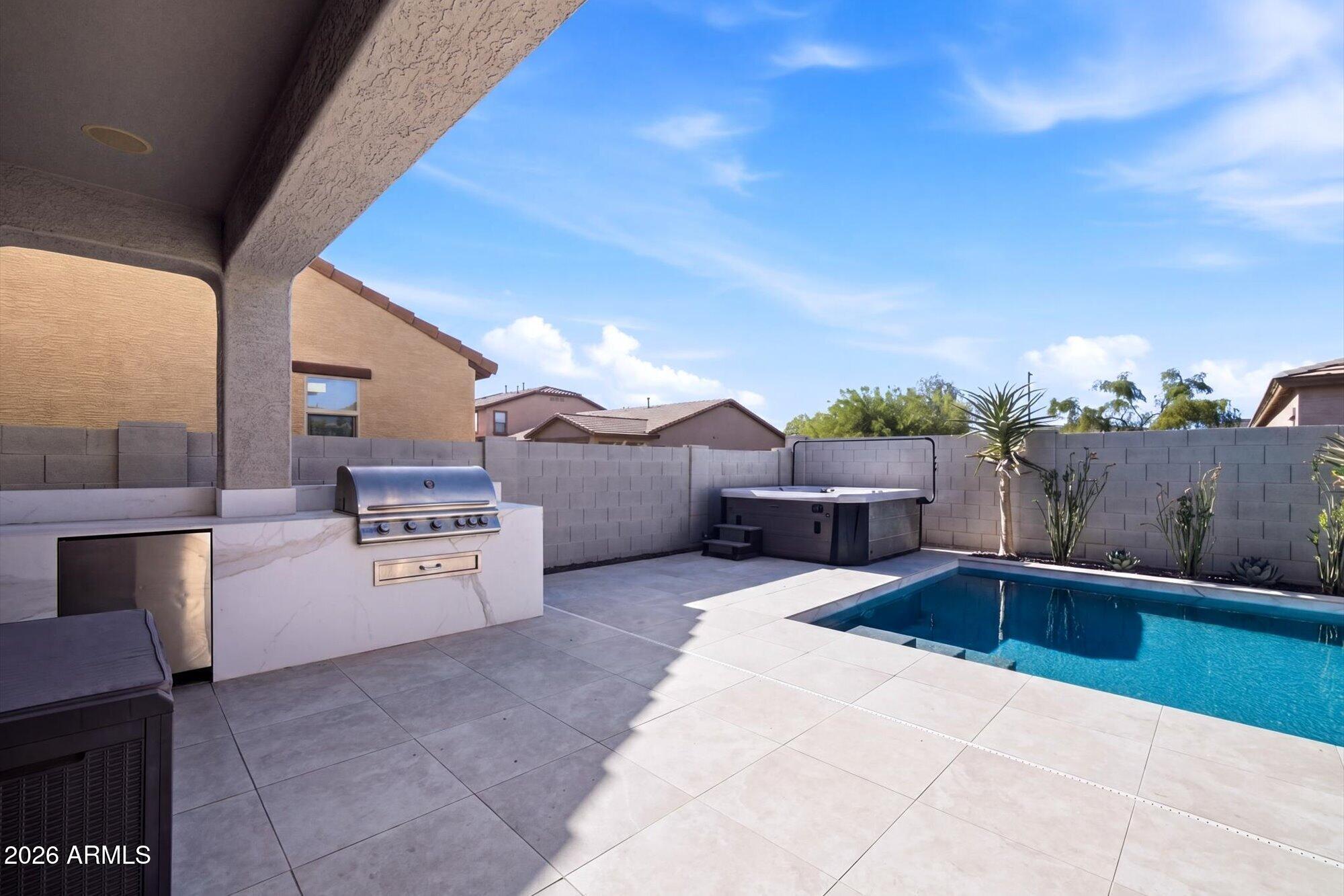 3244 W GRAN PARADISO Drive