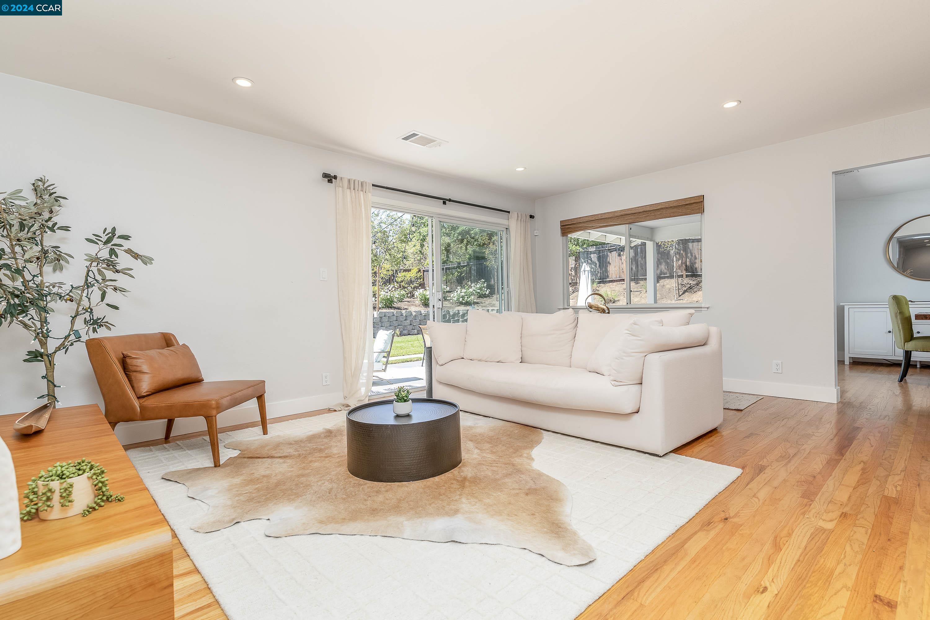 747 Hamilton Dr