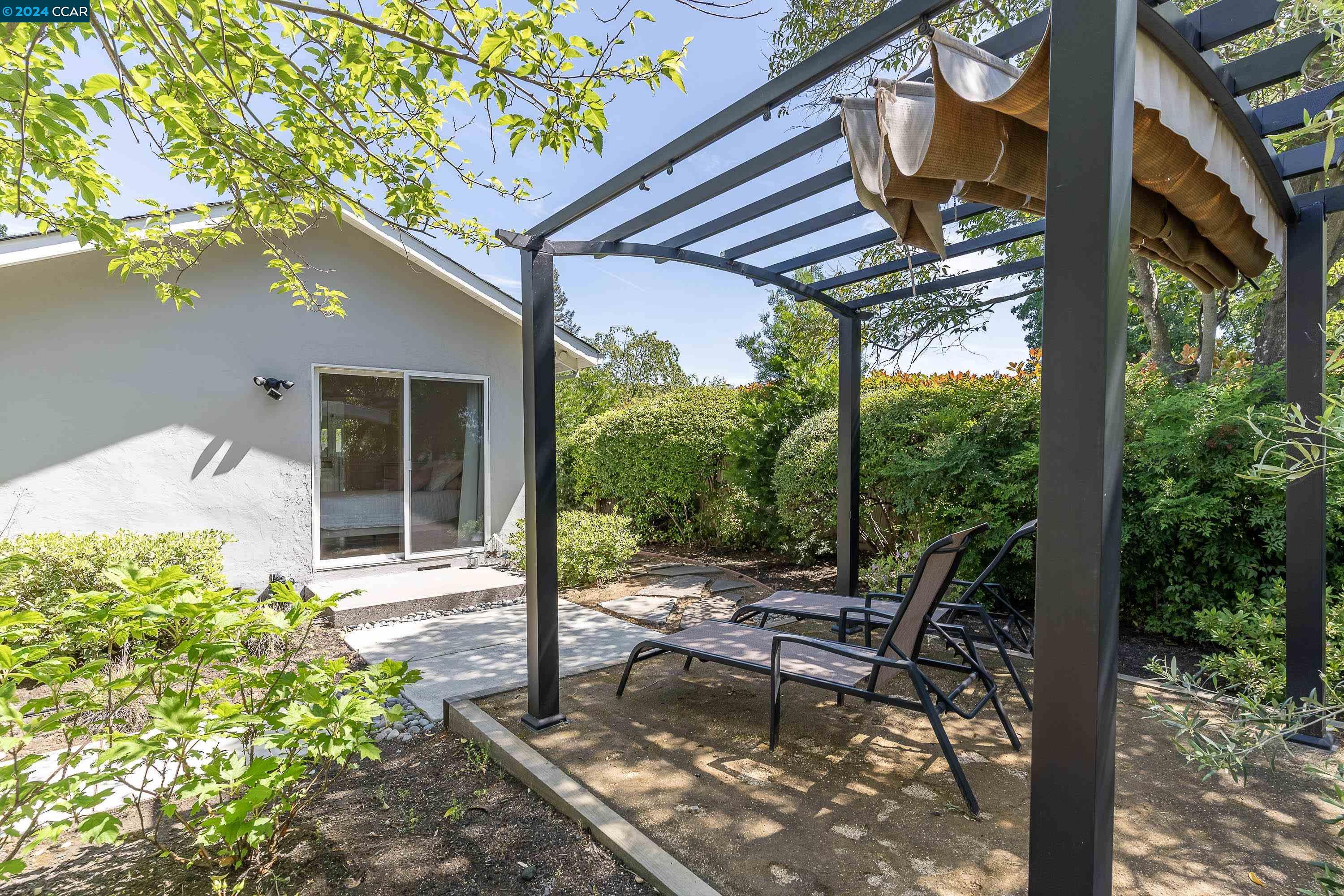 747 Hamilton Dr