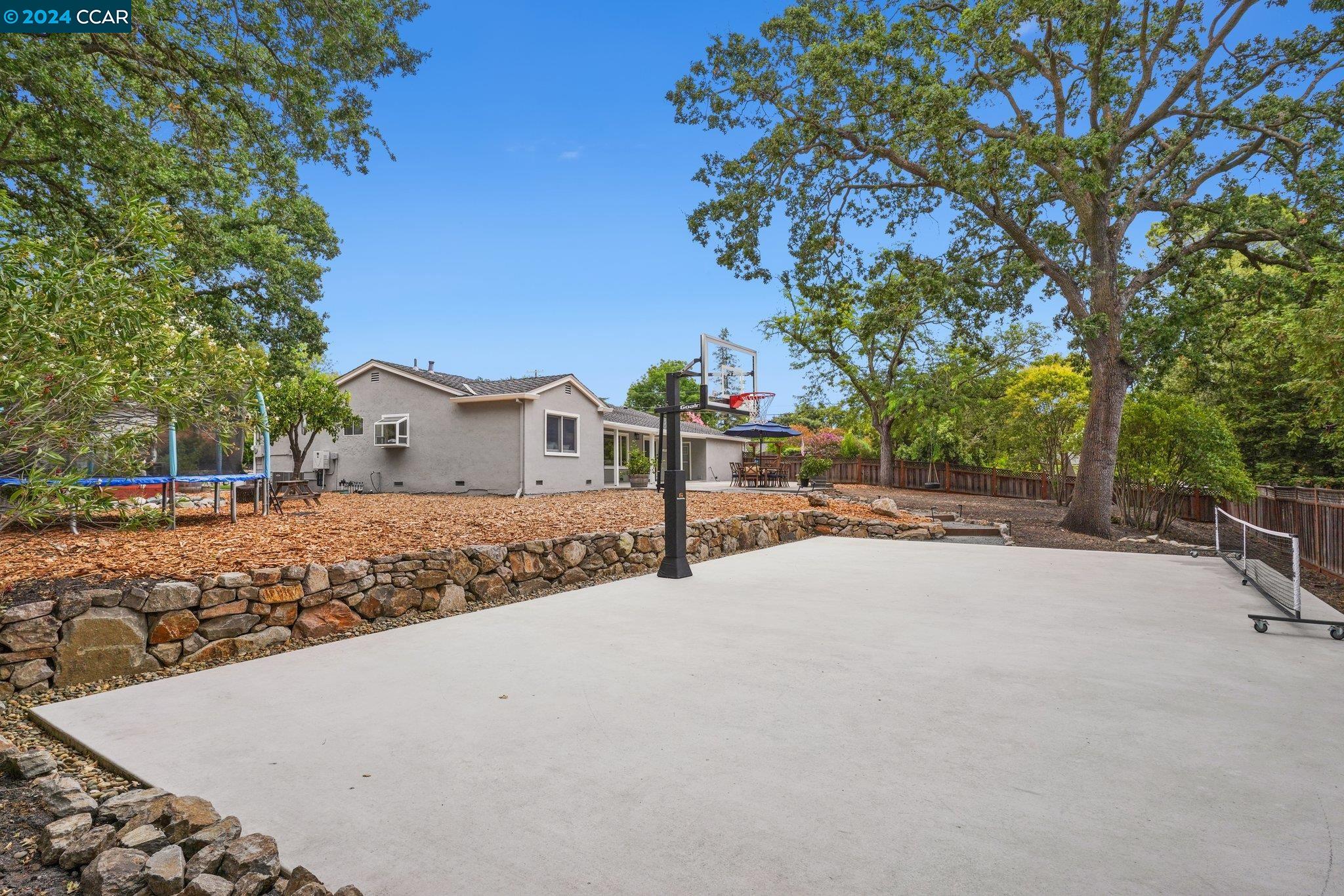 1021 Scots Ln