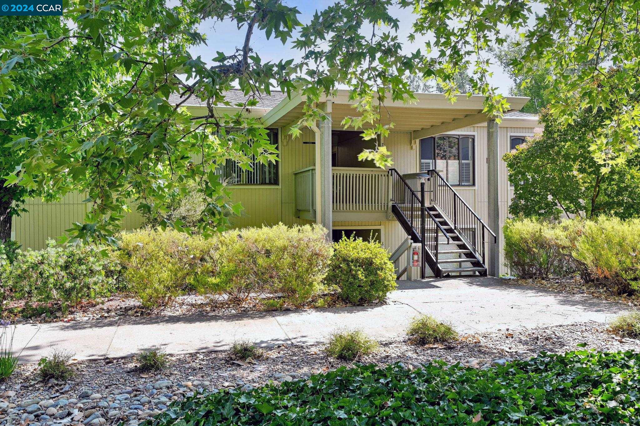 1108 Fairlawn Ct # 8