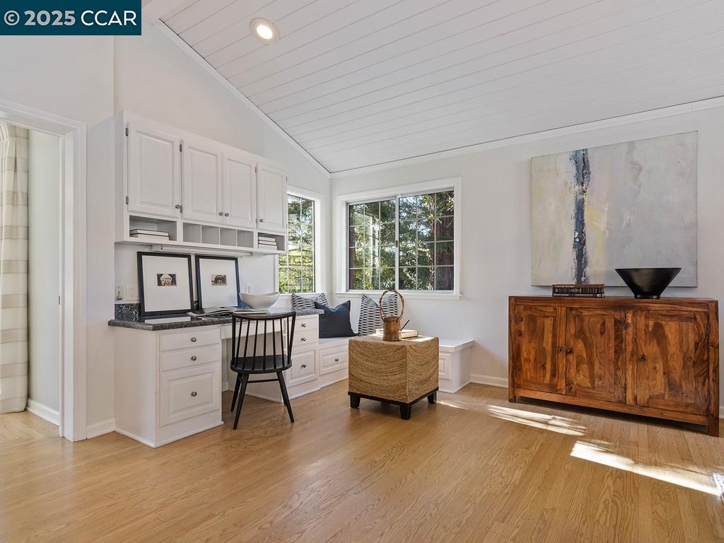 9 Meadow Park Ct