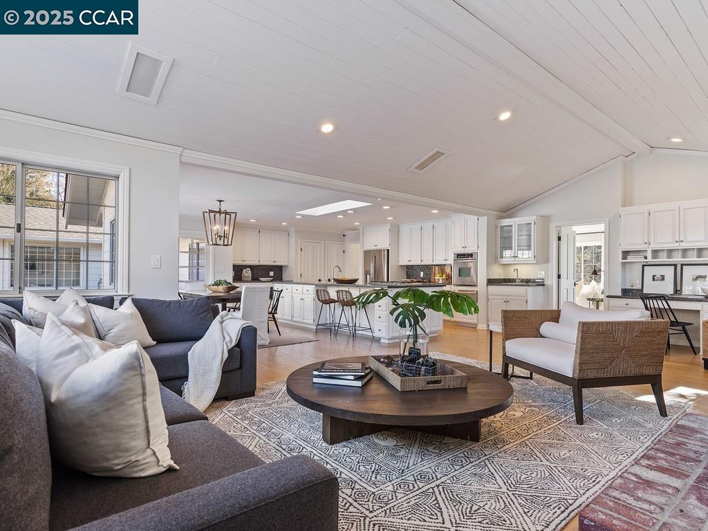 9 Meadow Park Ct