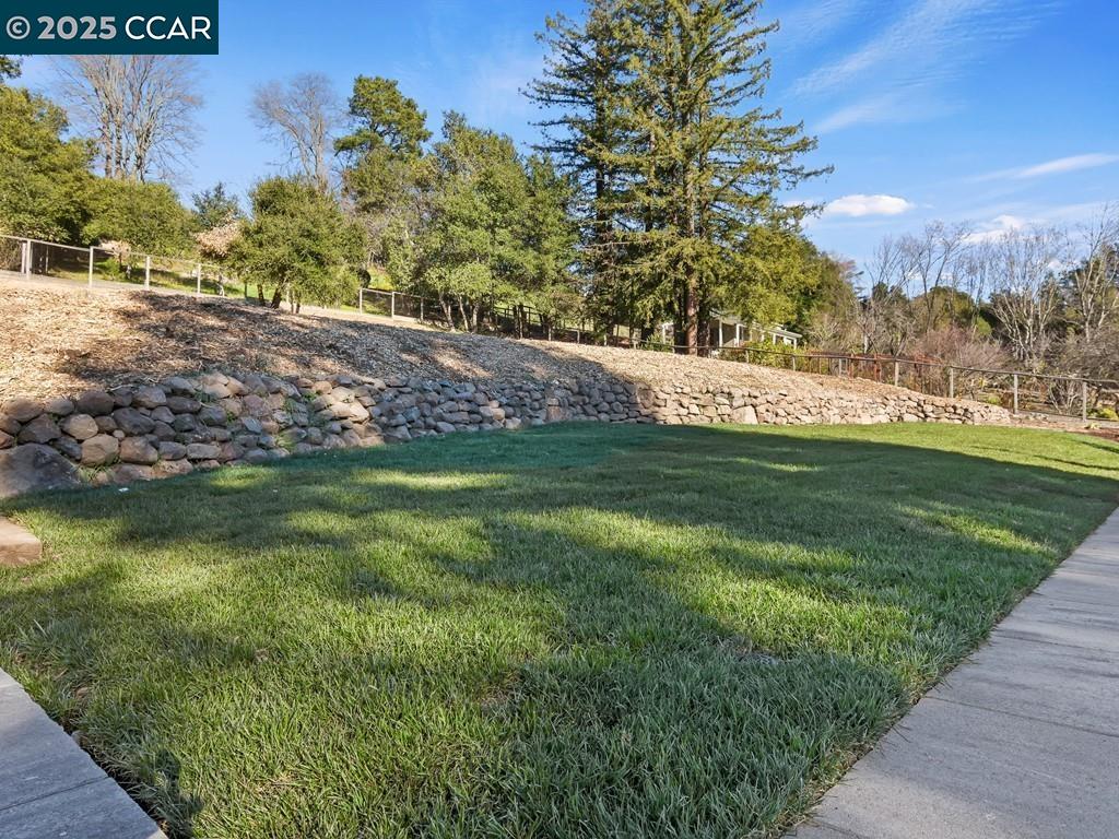 9 Meadow Park Ct