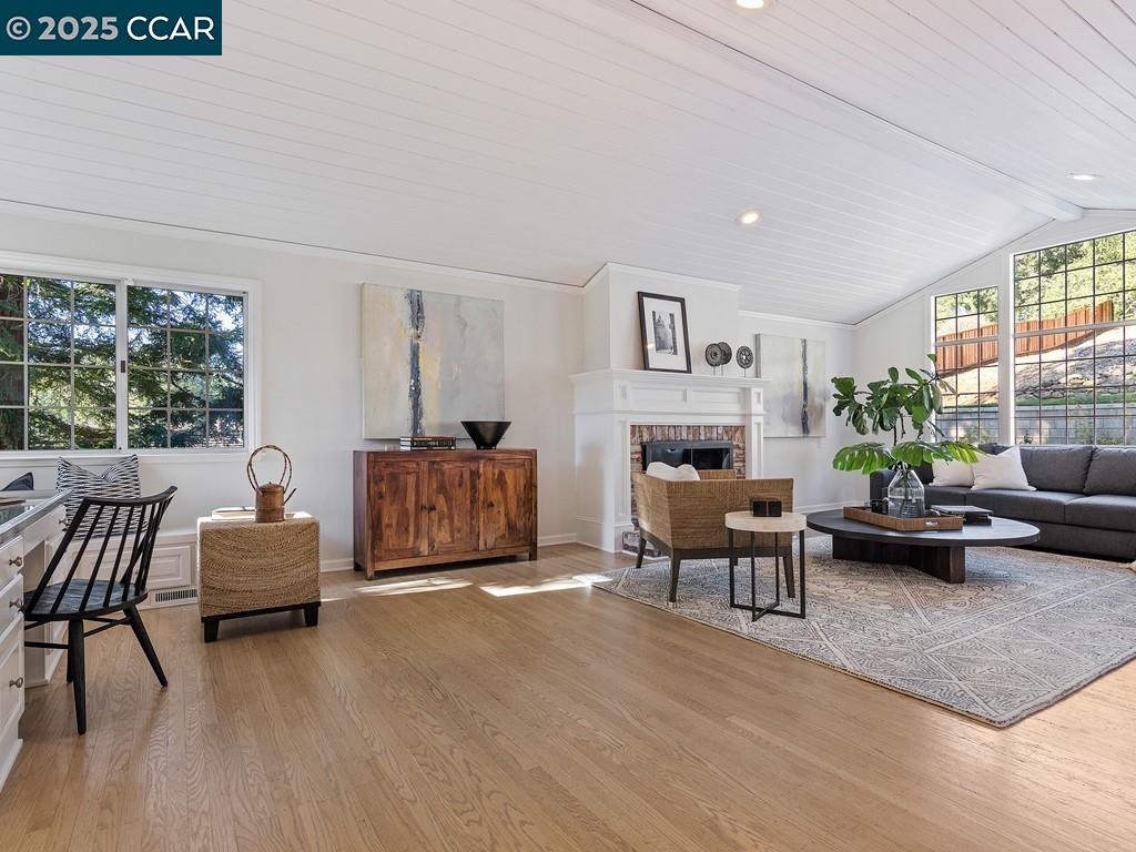 9 Meadow Park Ct