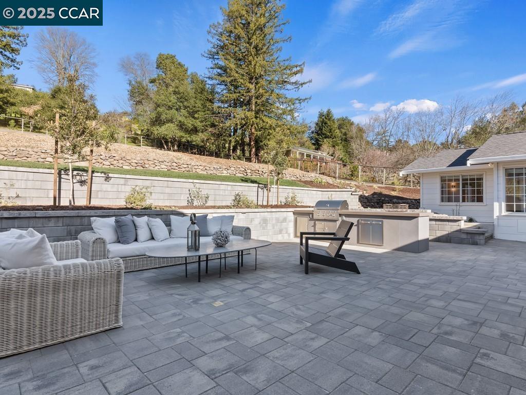 9 Meadow Park Ct