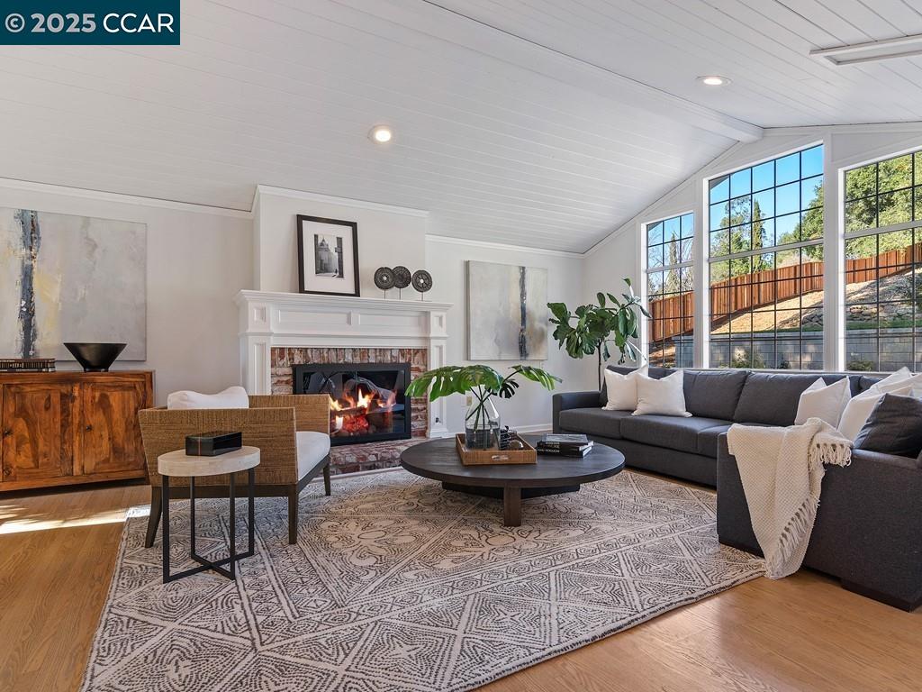 9 Meadow Park Ct