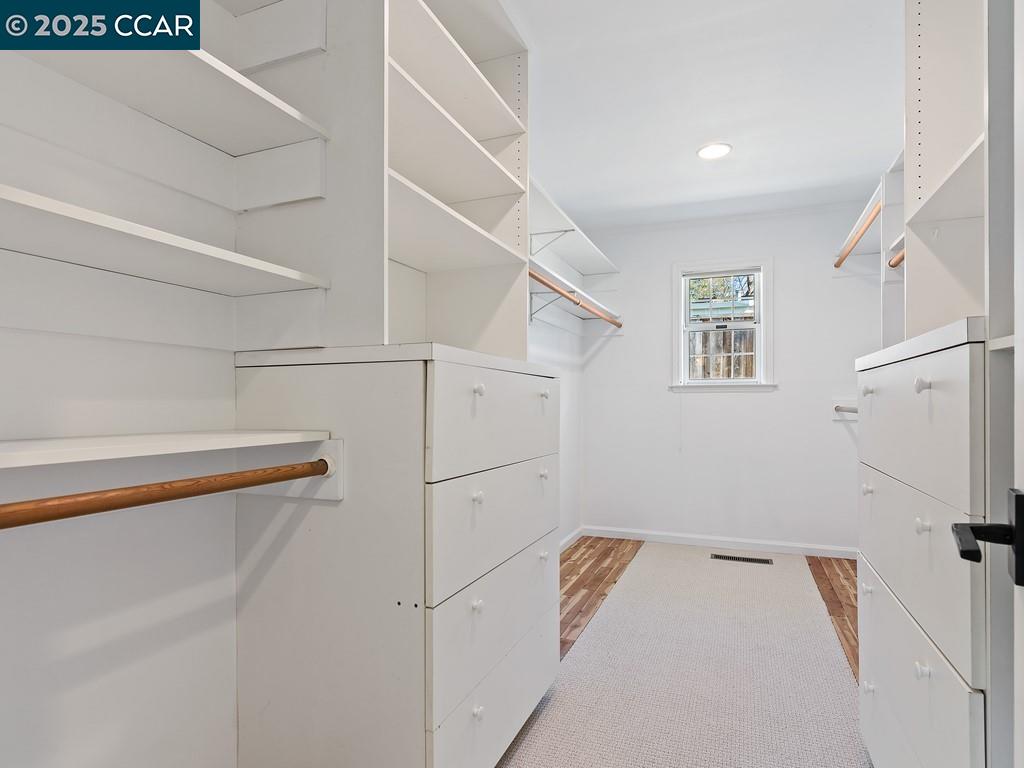 9 Meadow Park Ct