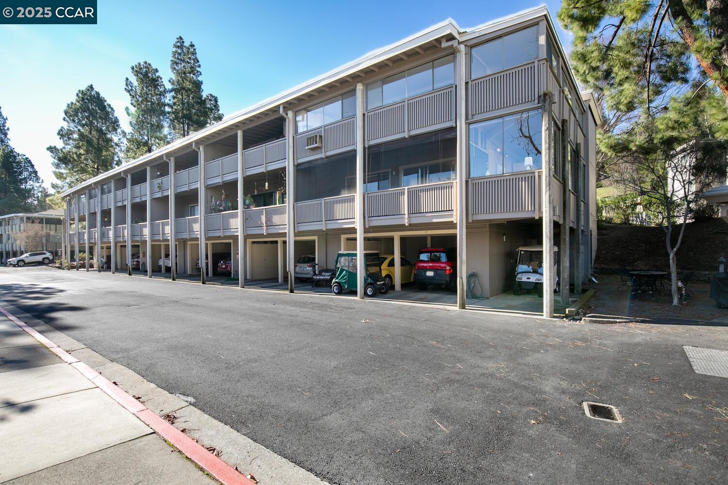 1300 Canyonwood Ct # 2