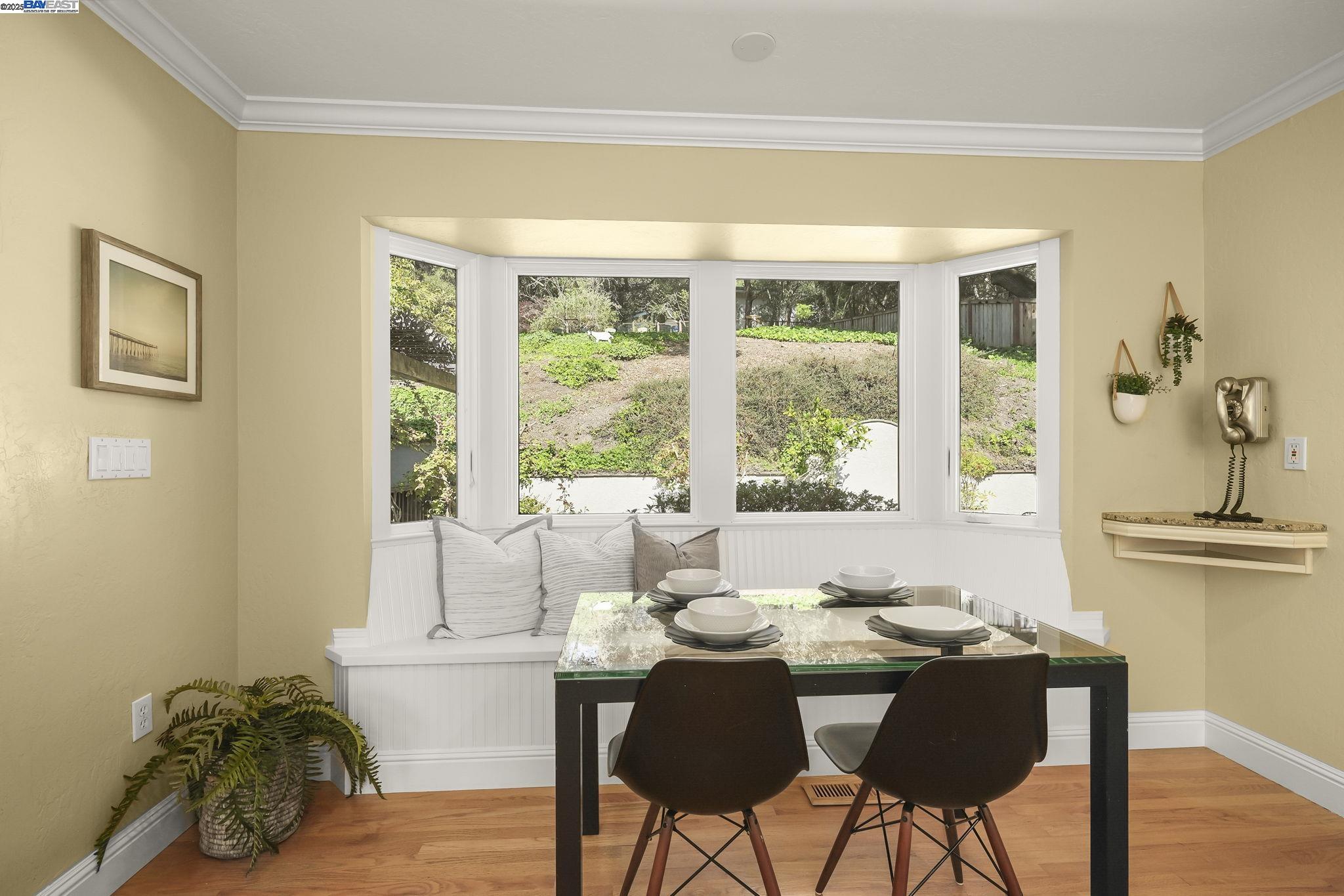 10 Easton Ct