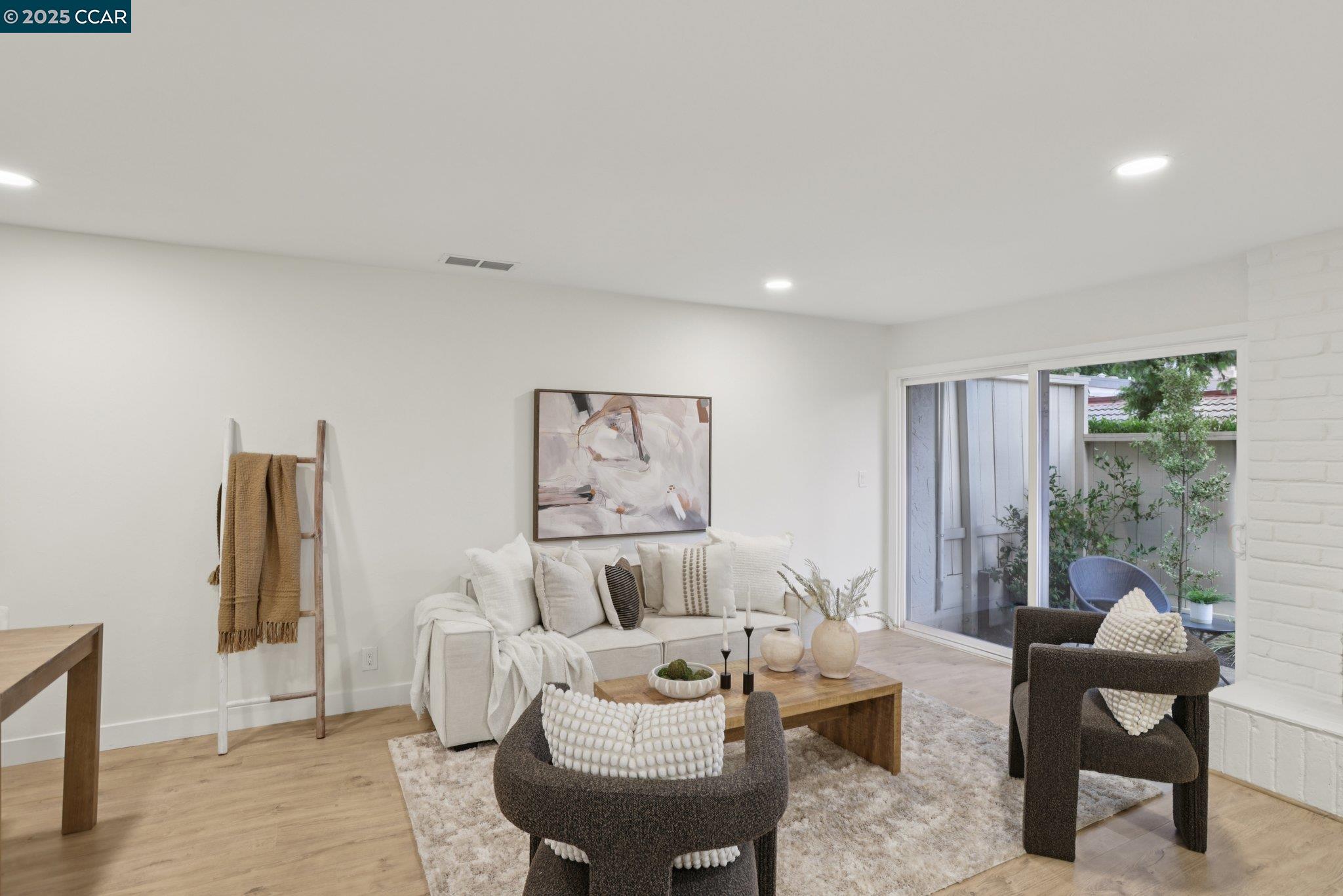 1422 Camino Peral
