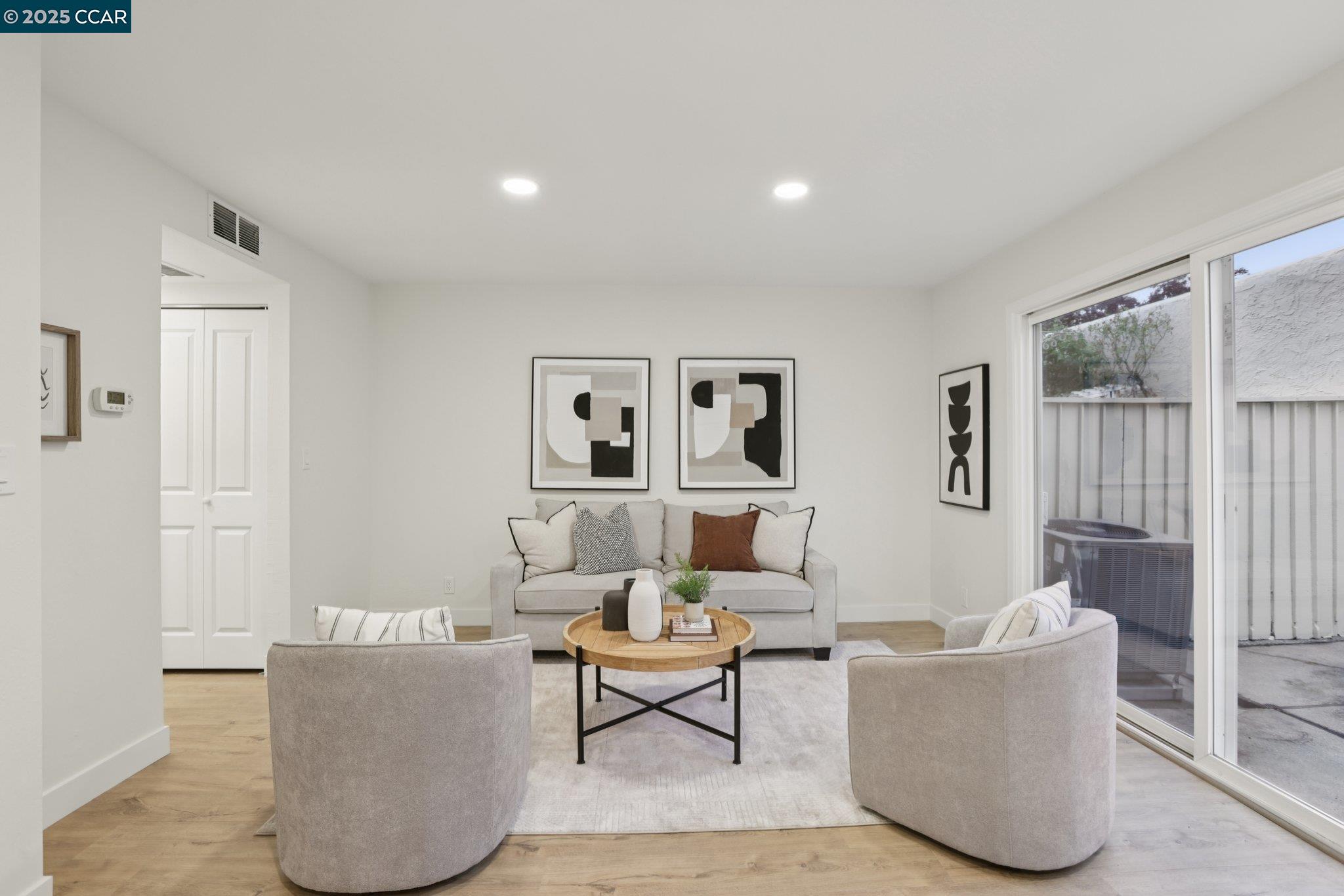 1422 Camino Peral