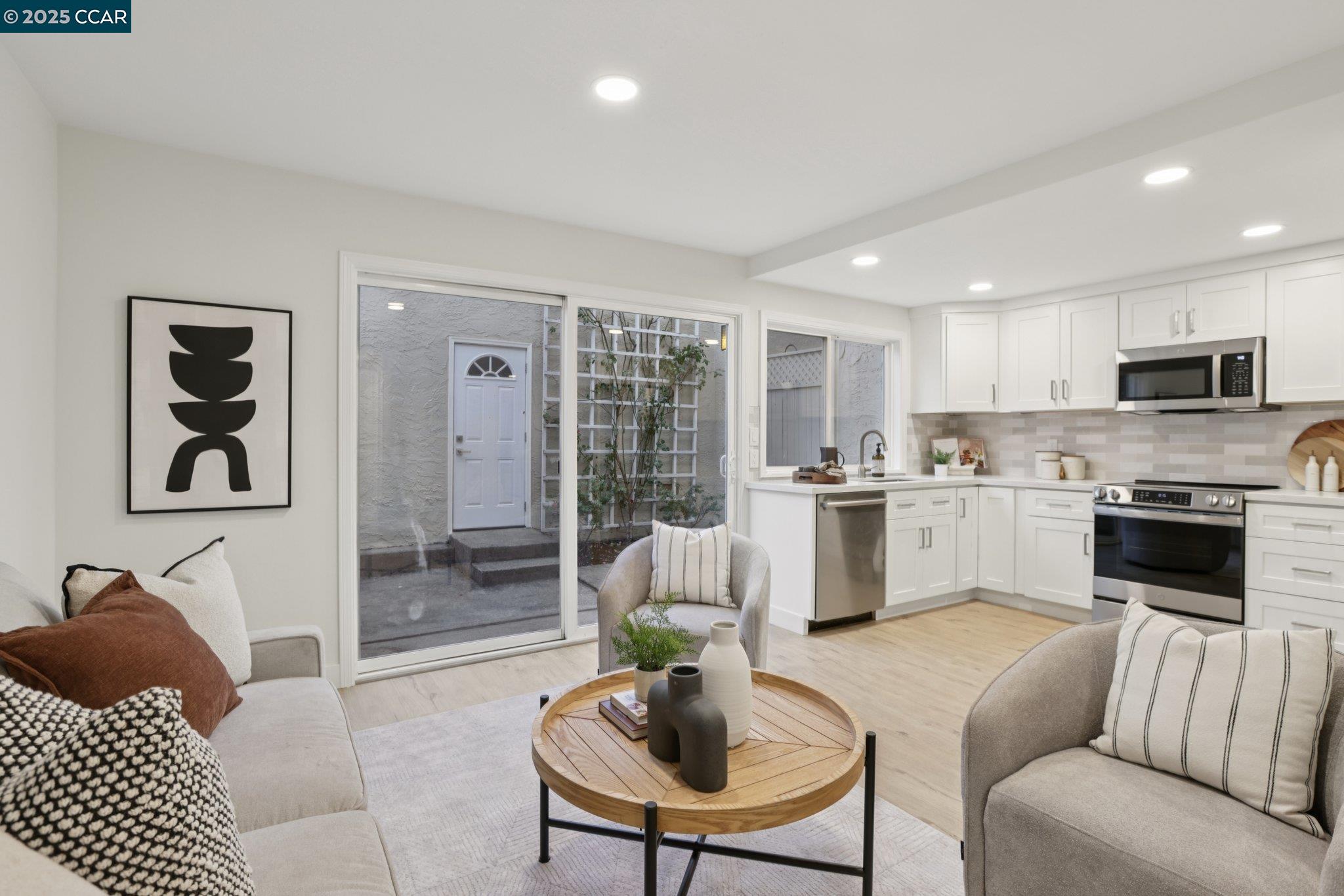 1422 Camino Peral