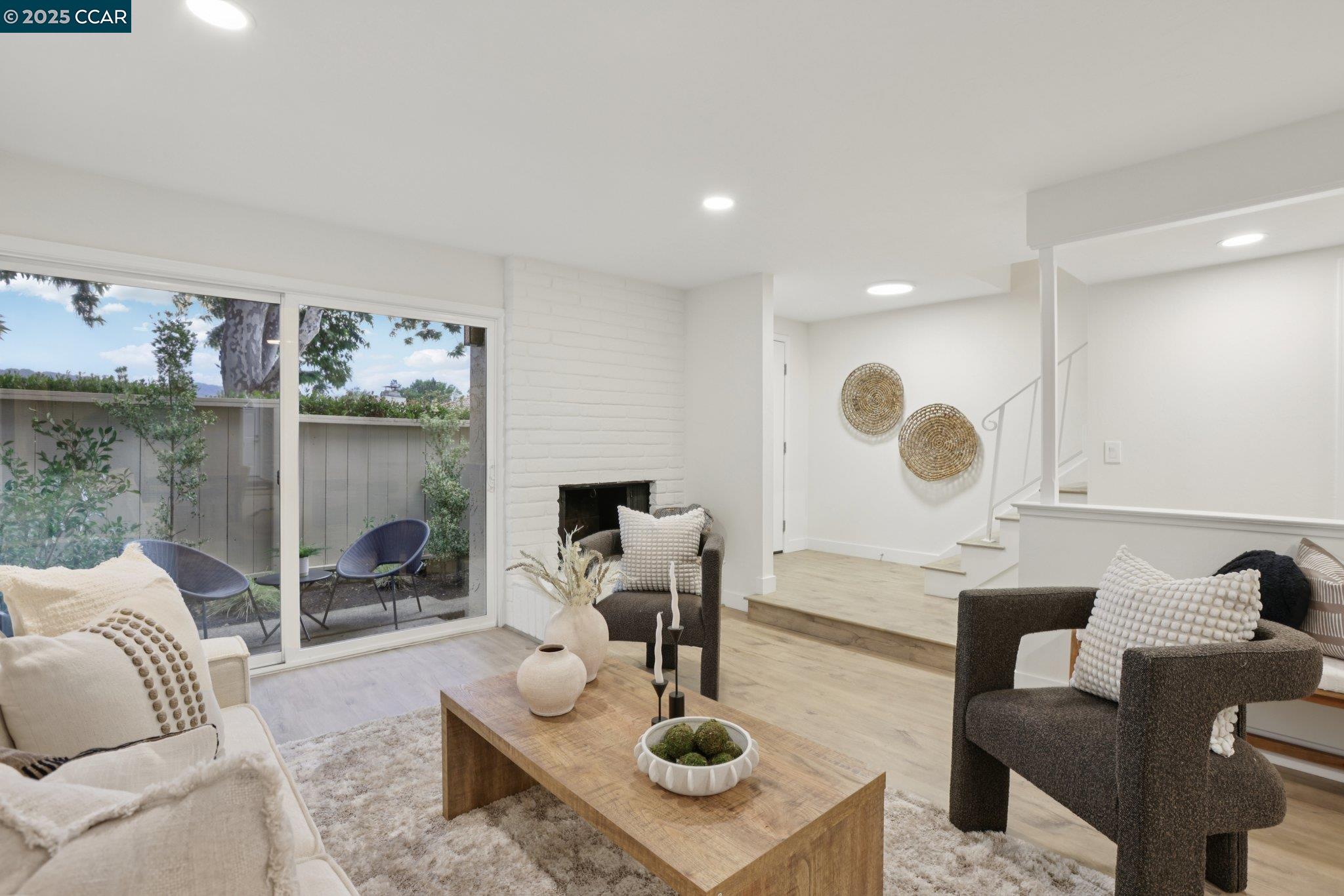 1422 Camino Peral