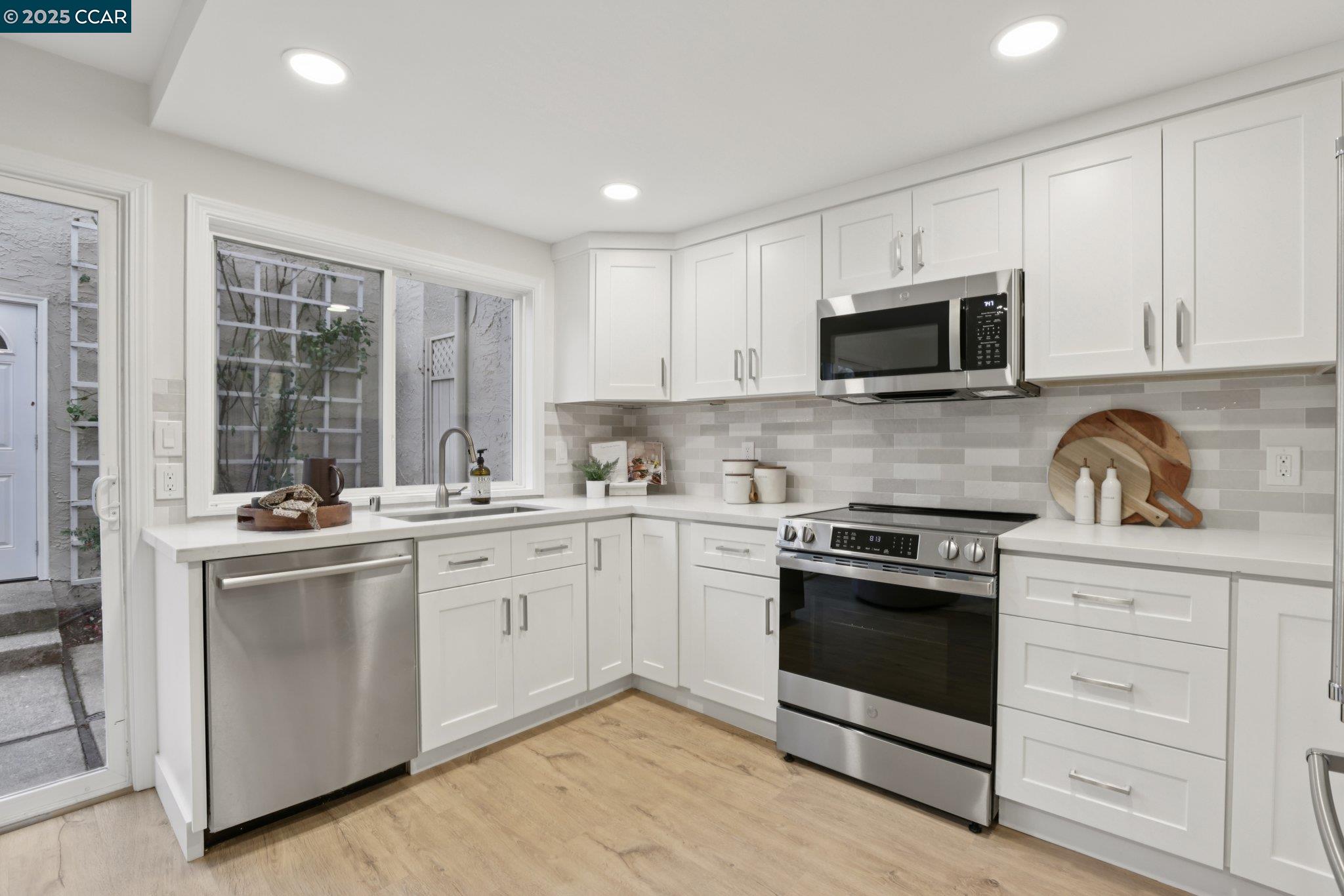 1422 Camino Peral