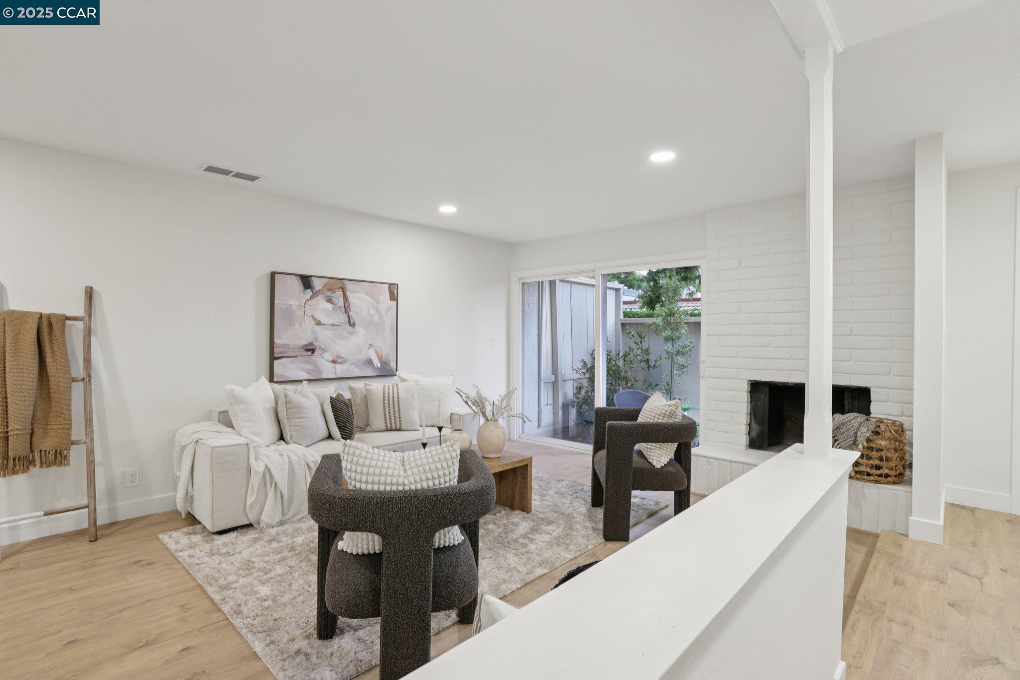 1422 Camino Peral