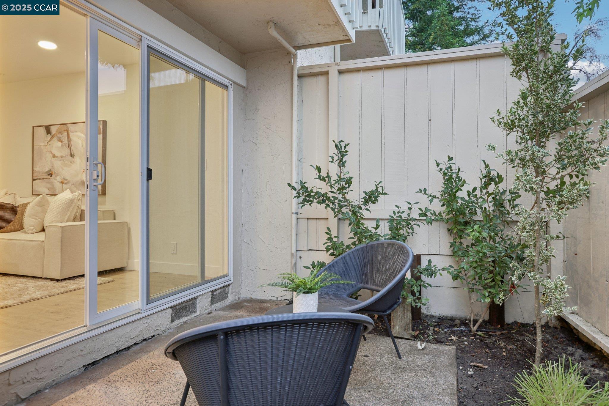 1422 Camino Peral