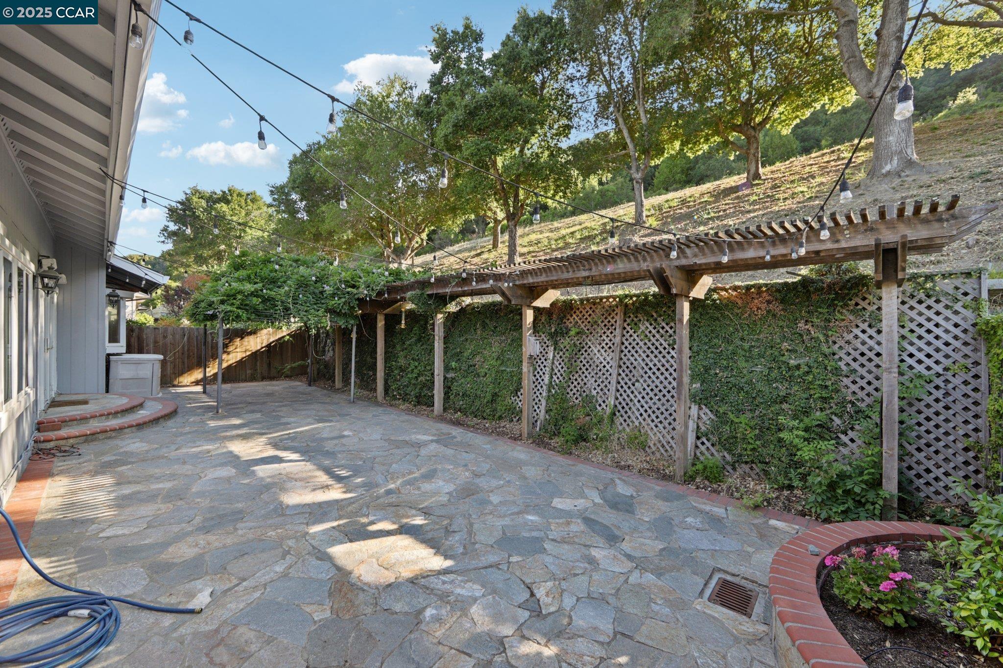 20 Broadmoor St