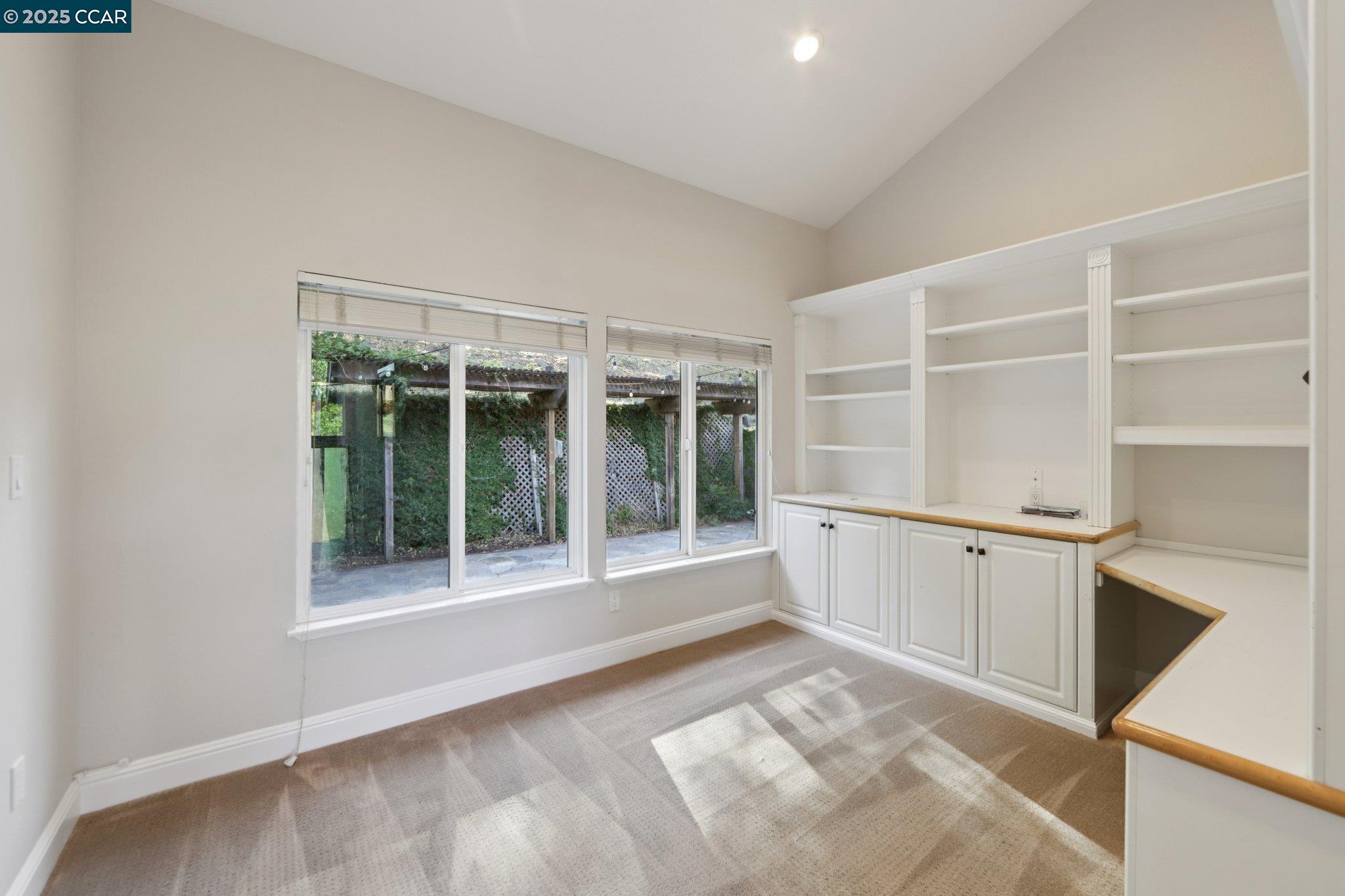 20 Broadmoor St