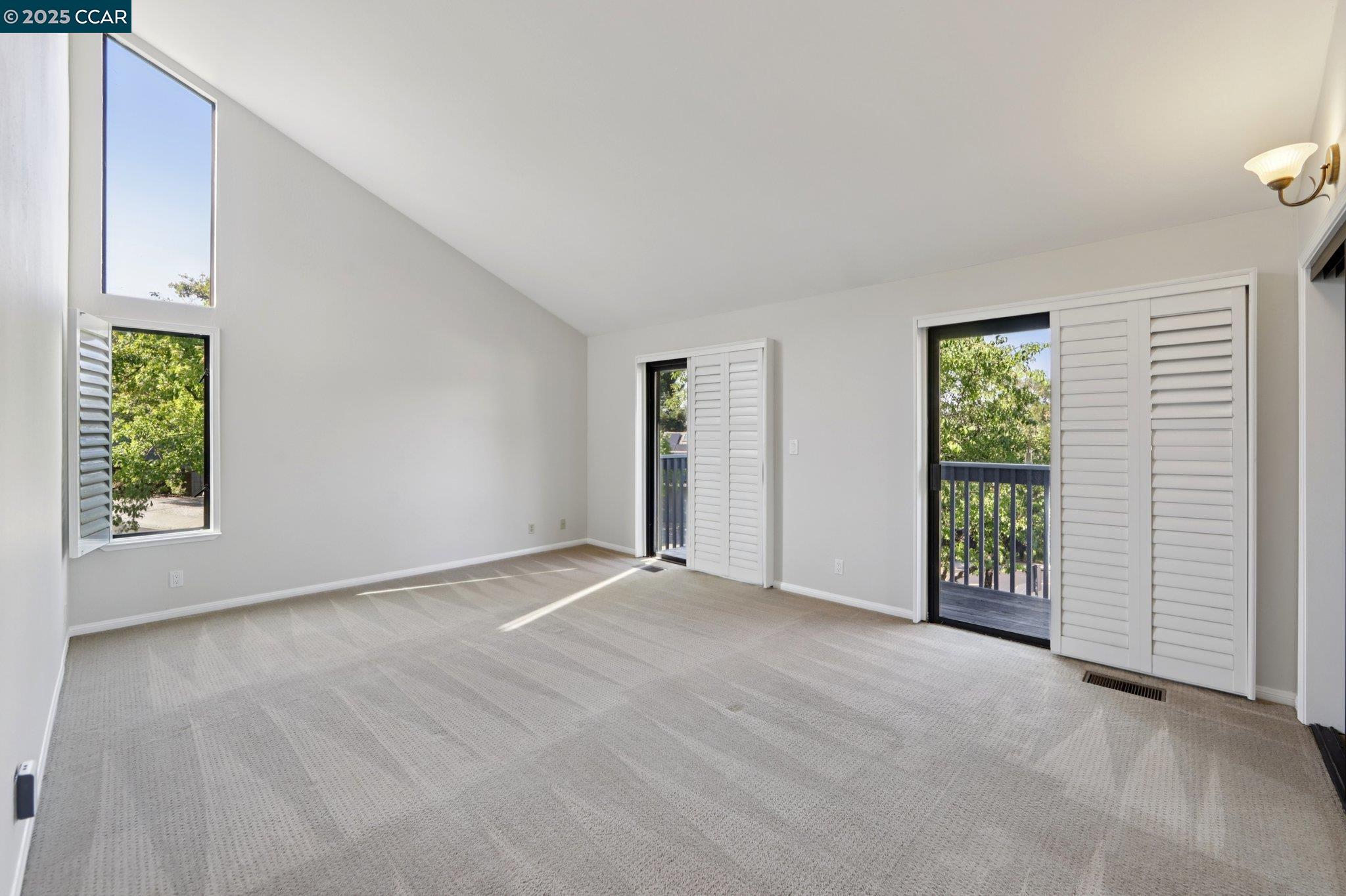 20 Broadmoor St