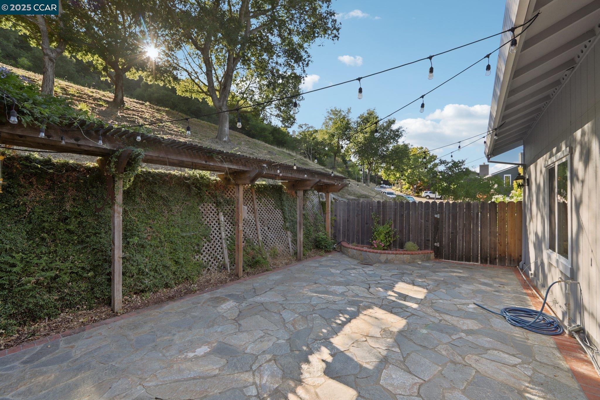 20 Broadmoor St