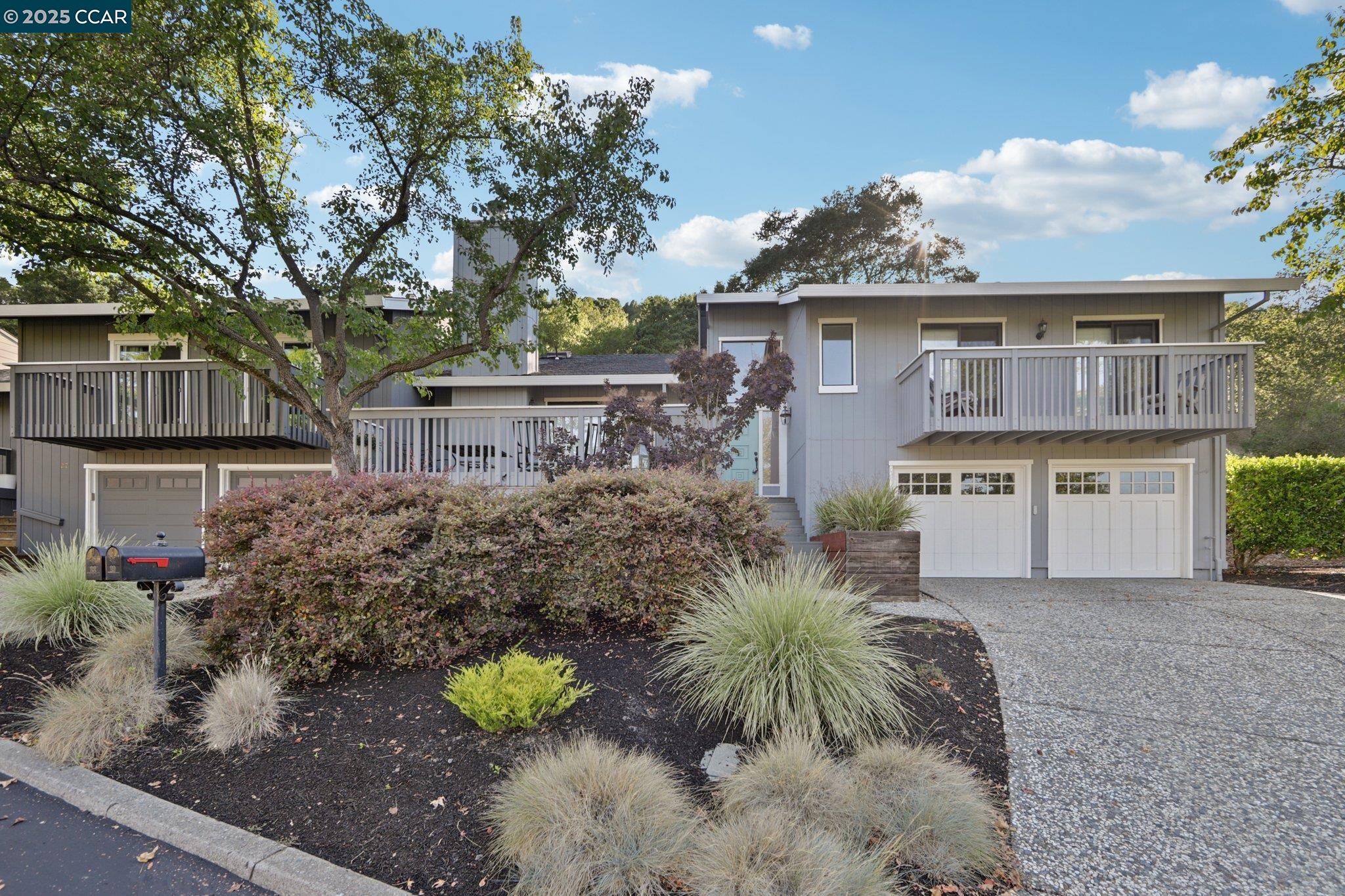20 Broadmoor St
