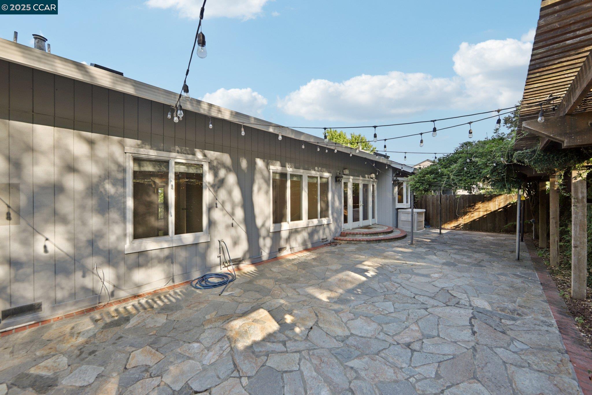 20 Broadmoor St