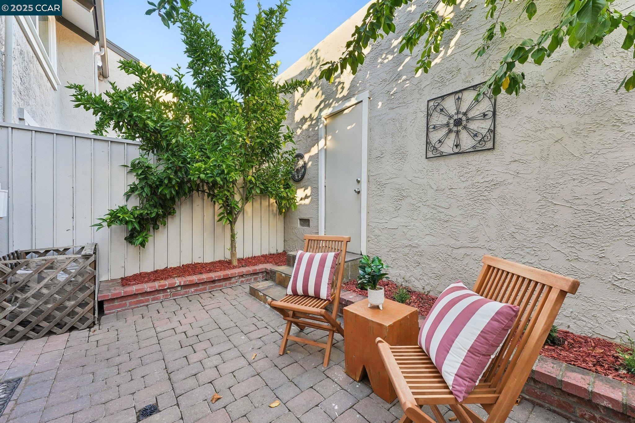 1400 Camino Peral