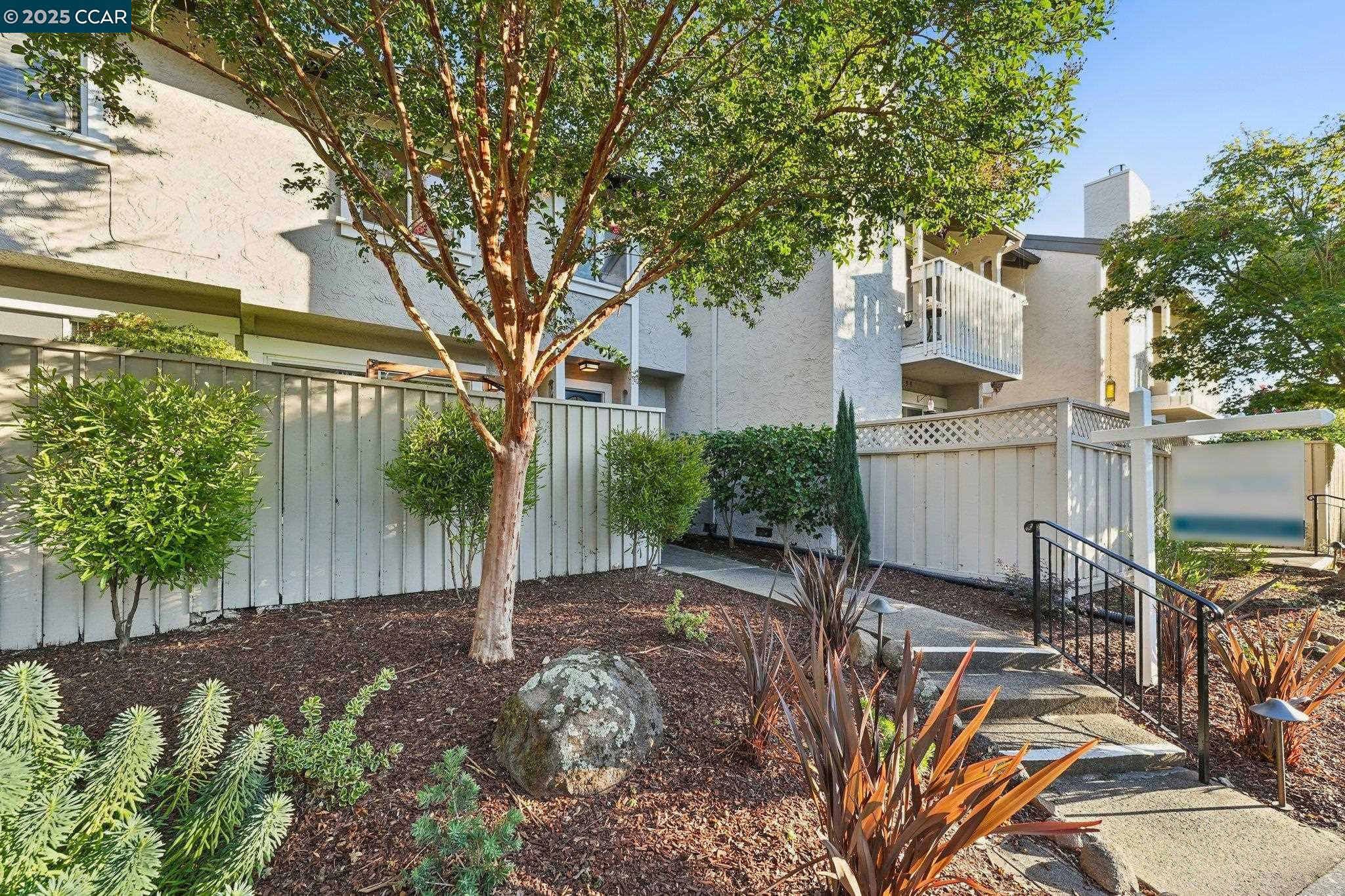 1400 Camino Peral