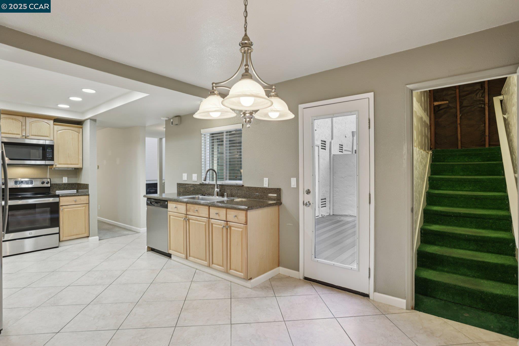 1035 Alta Mesa Dr, Moraga