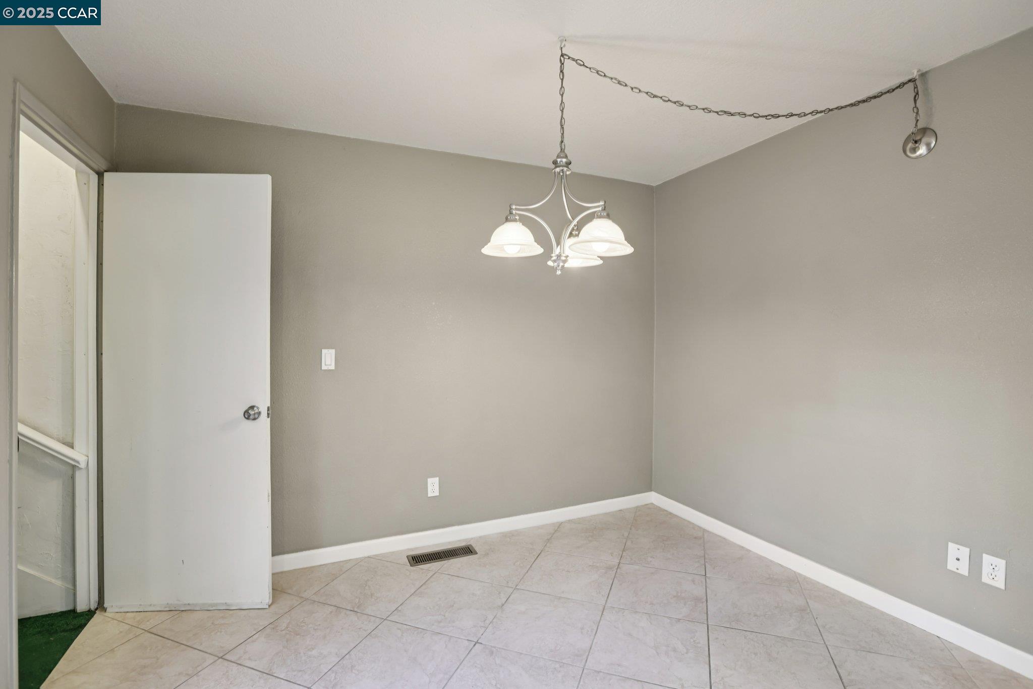 1035 Alta Mesa Dr, Moraga