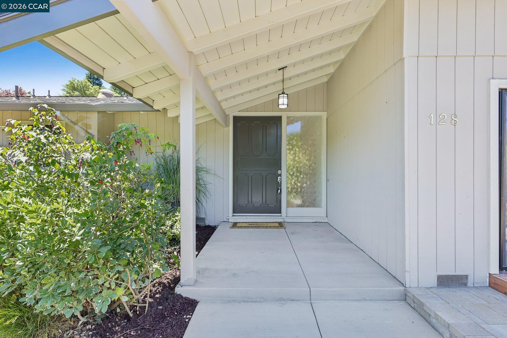 128 Corliss Dr
