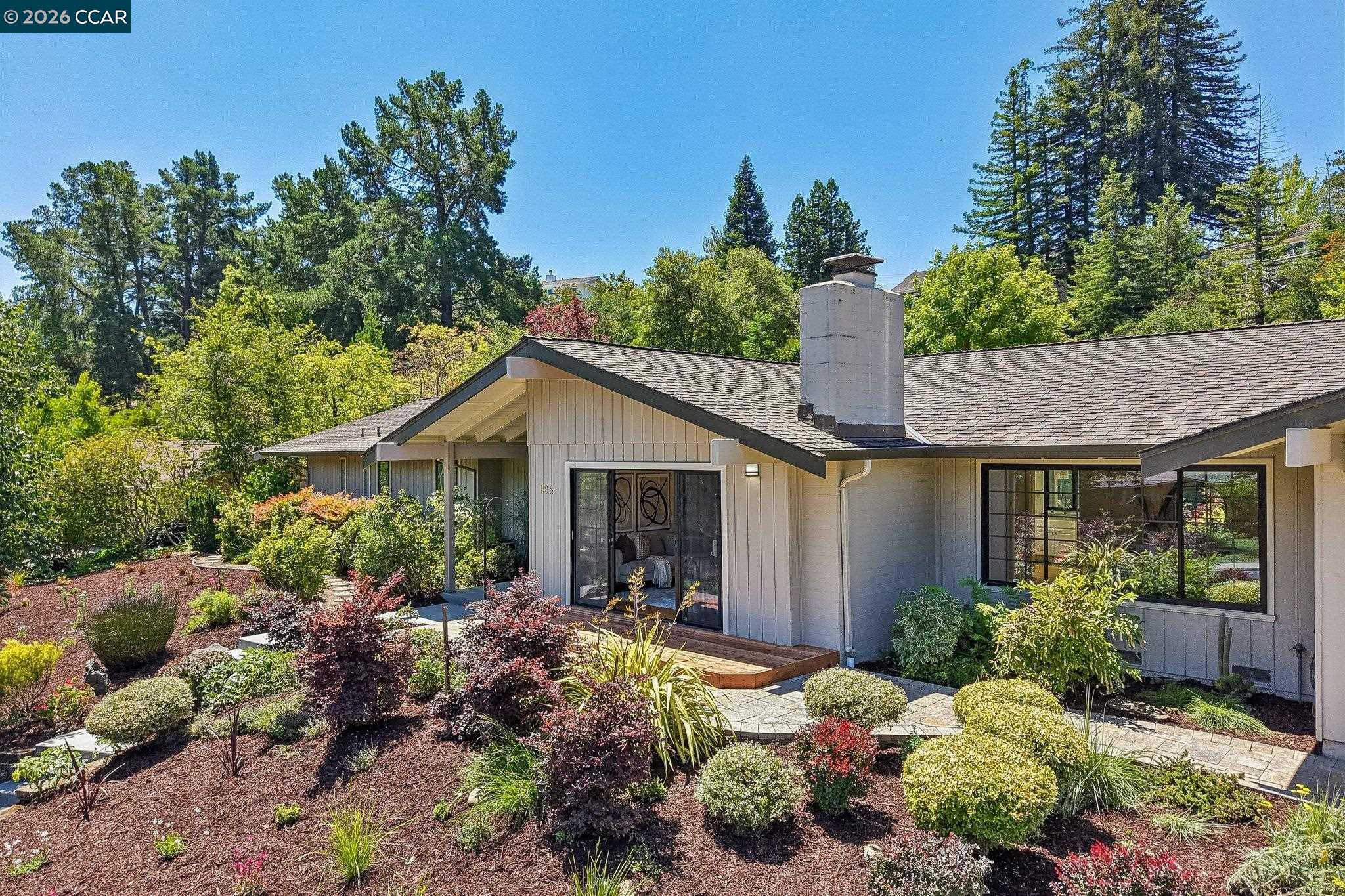 128 Corliss Dr
