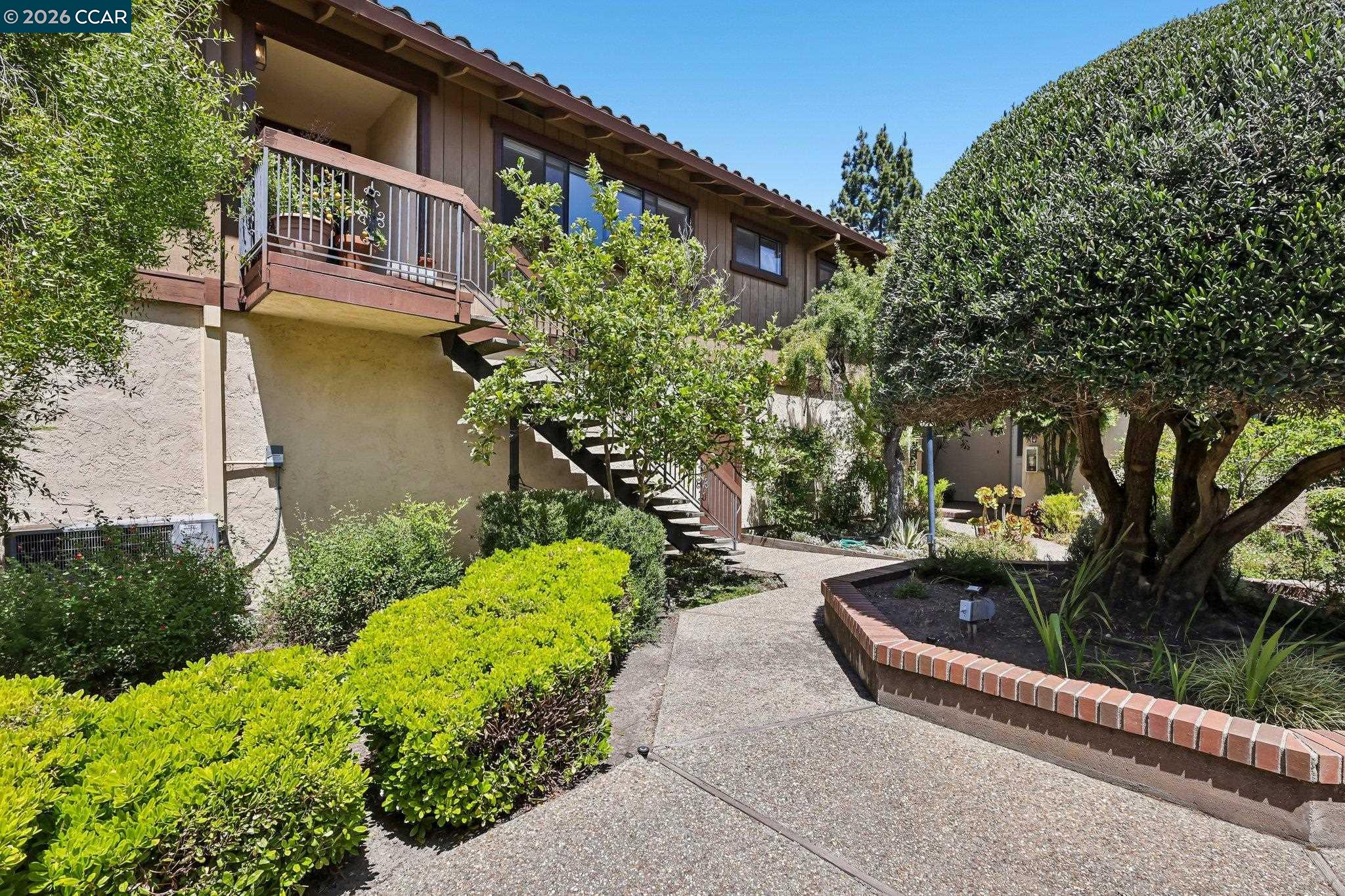 1977 Ascot Dr # 2
