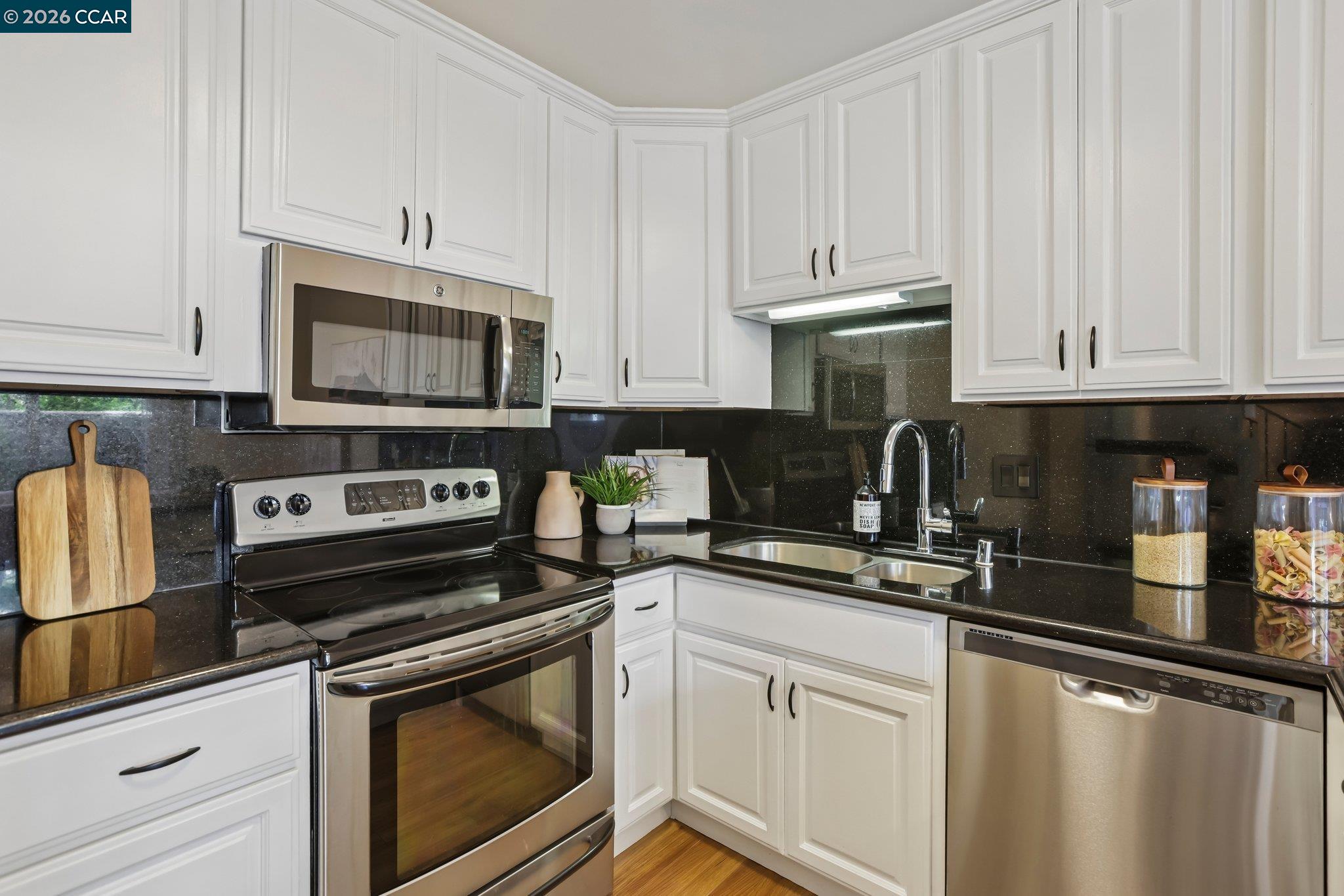 2135 Ascot Dr # 23