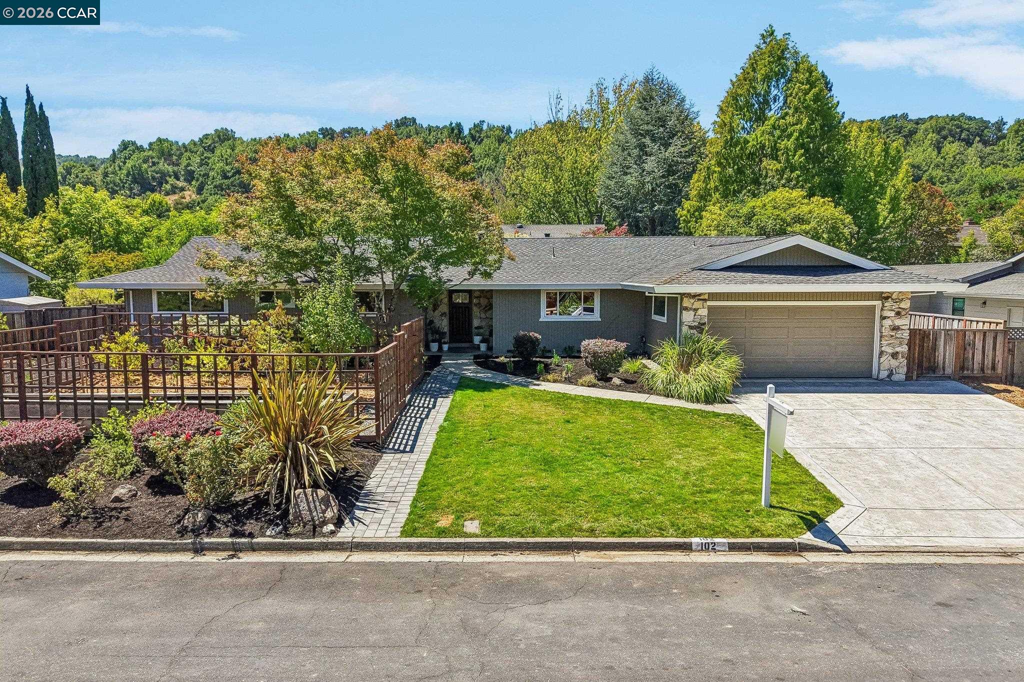 102 Brookfield Dr
