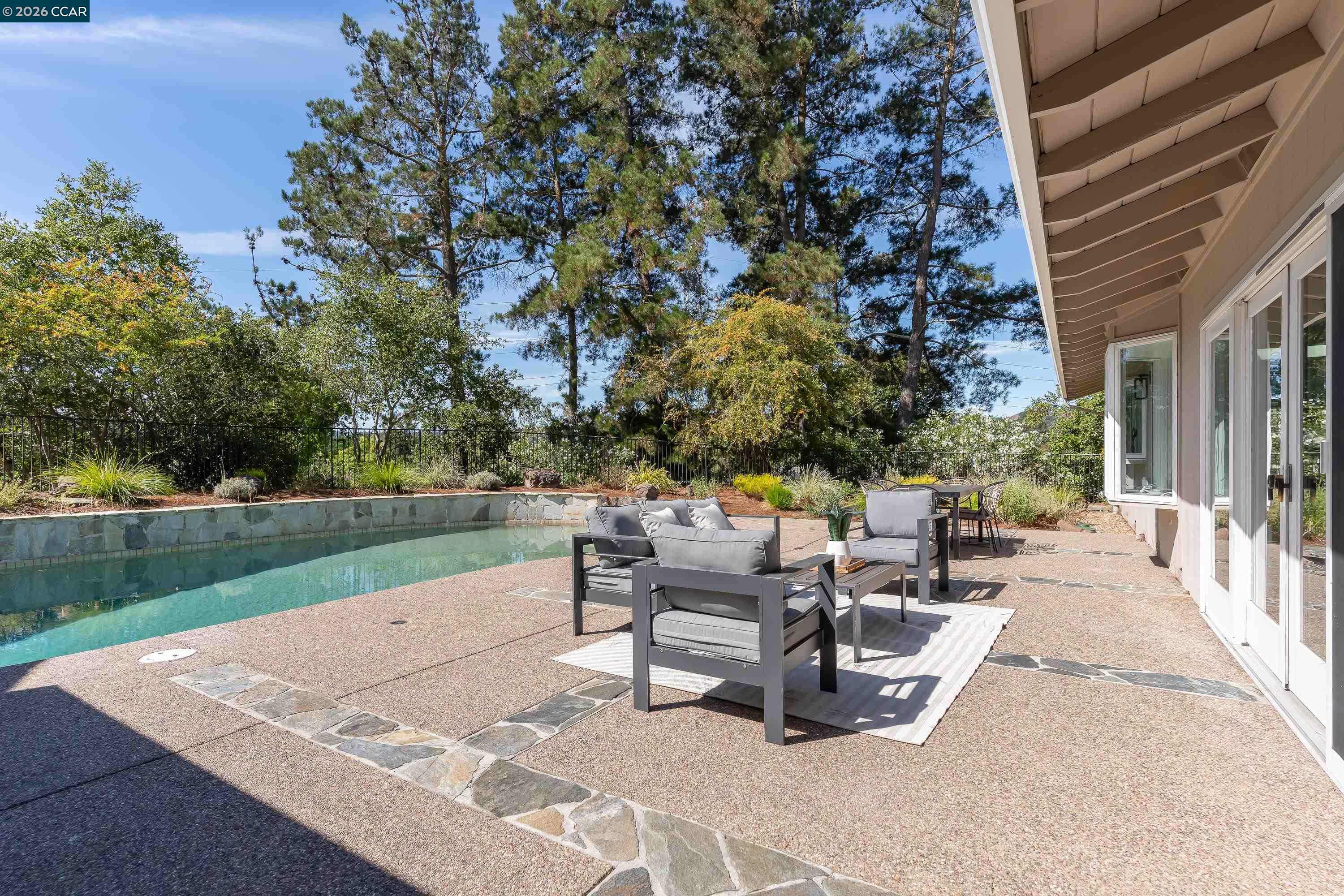 445 Kingsford Dr