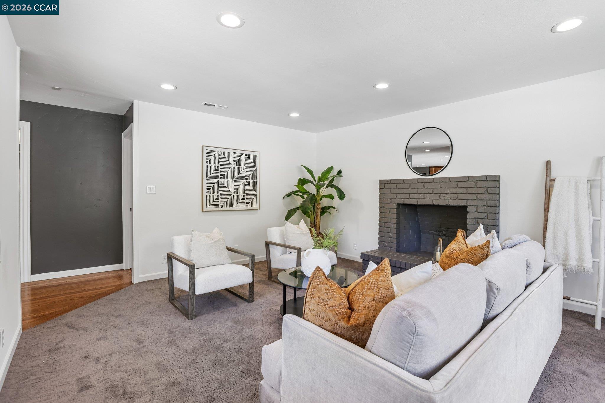 49 Corliss Dr