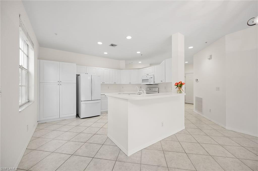 3471 Pointe Creek CT # 206