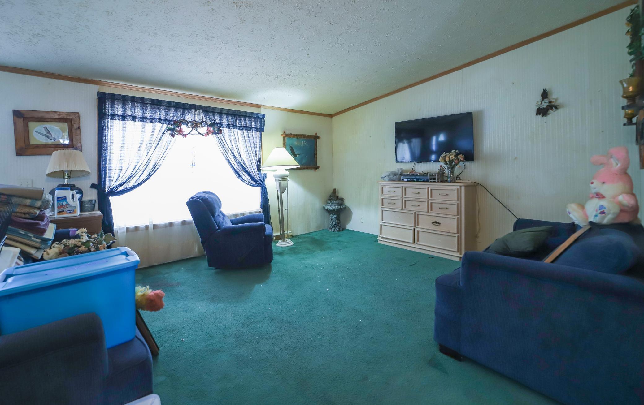 7047 Fox Road