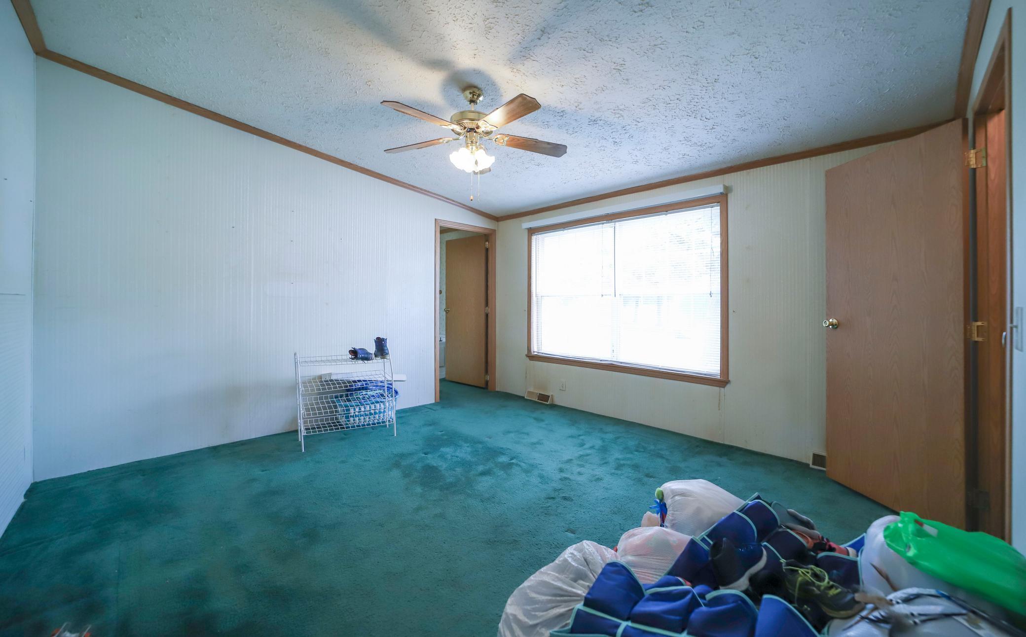 7047 Fox Road